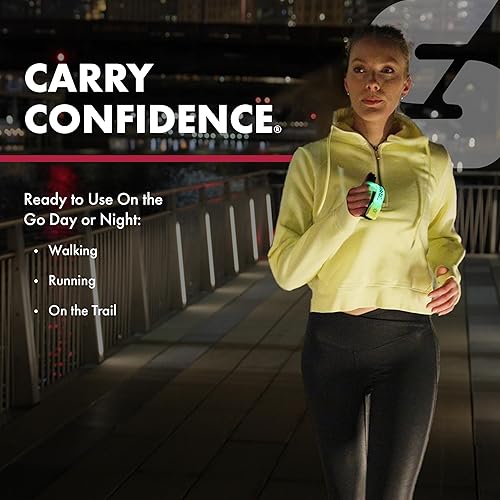 Miniatura 7 de SABRE Runner Pepper Gel para autodefensa con correa de mano LED ajustable para correr, luz siempre encendida o intermitente, ajuste ambidiestro,