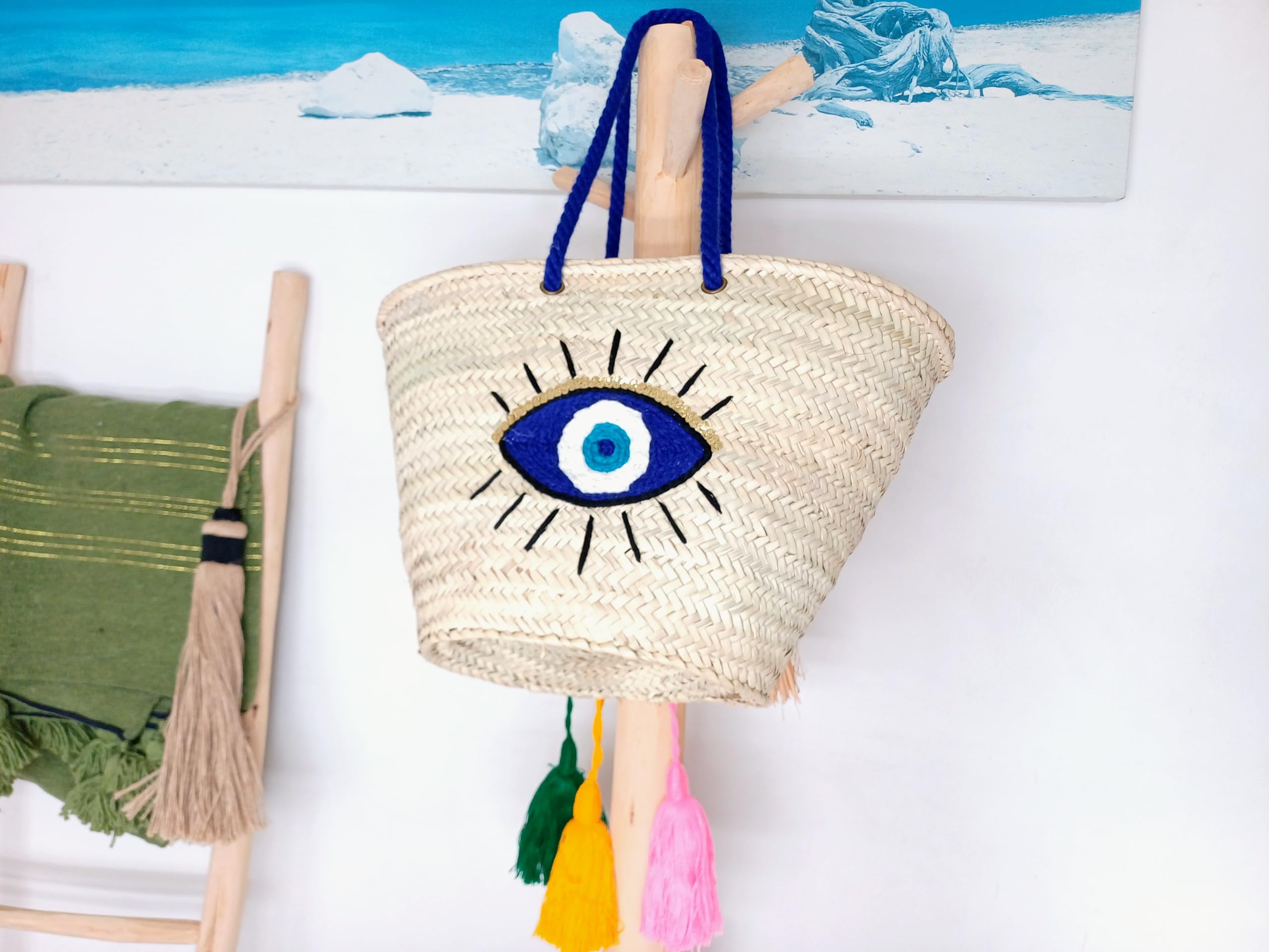 Bolso capazo de palma con dibujo de ojo de lana azul,asas largas azules, beige y azul 45x28x18cm