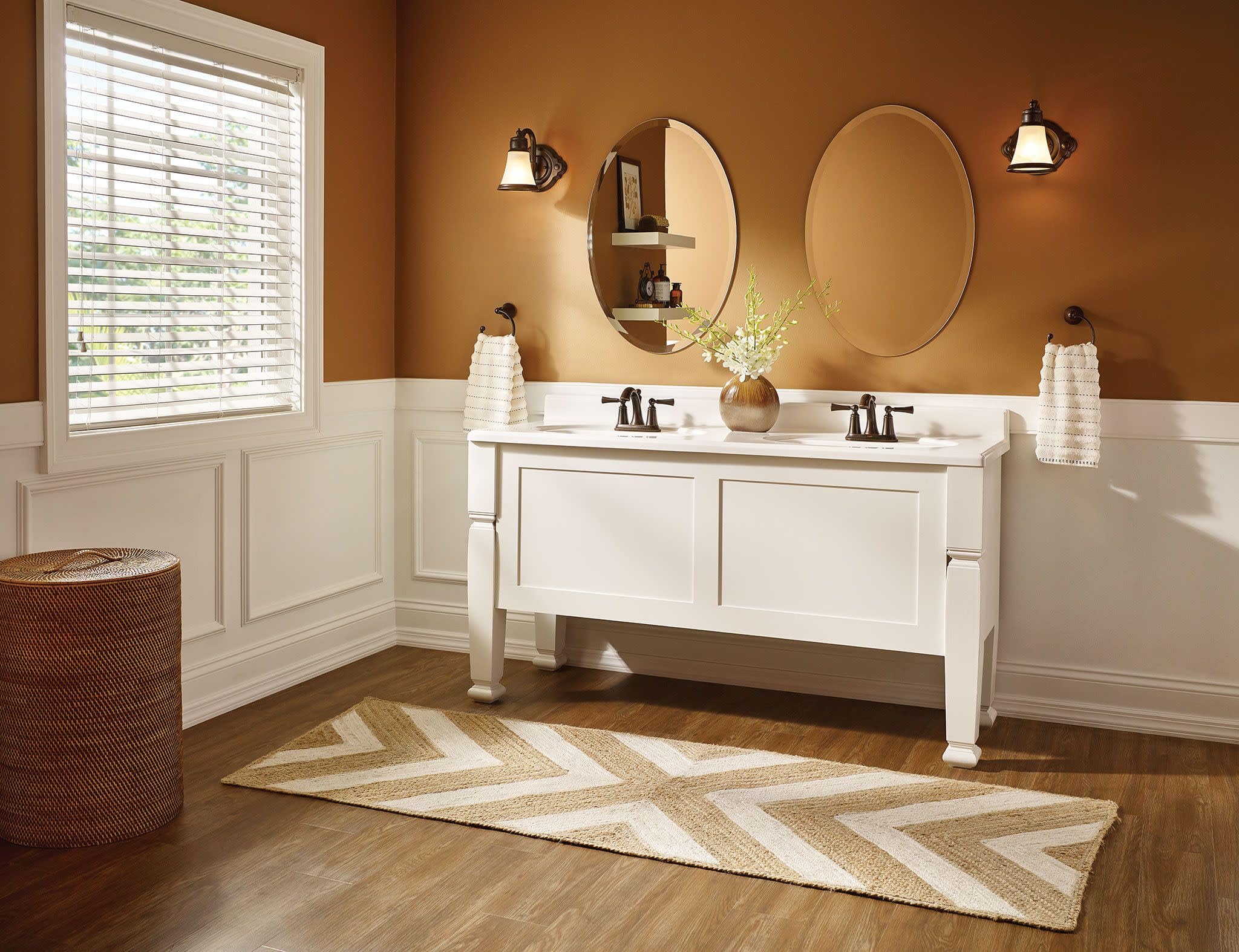 Moen 4505 Wynford çift kulplu Centerset yüksek ARC banyo musluk, krom, 4505BN