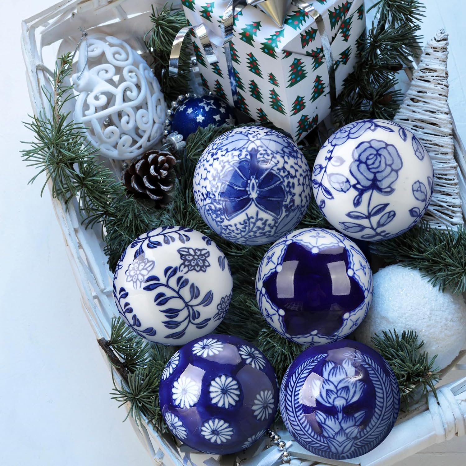Vesici 6 Pcs Blue and White Porcelain Balls Chinoiserie Decor Decorative Ball for Bowl Centerpiece Tray Basket China Ceramic Orbs Gift for Vases Table Dining Spring Wedding Party Decoration(Pattern 2)