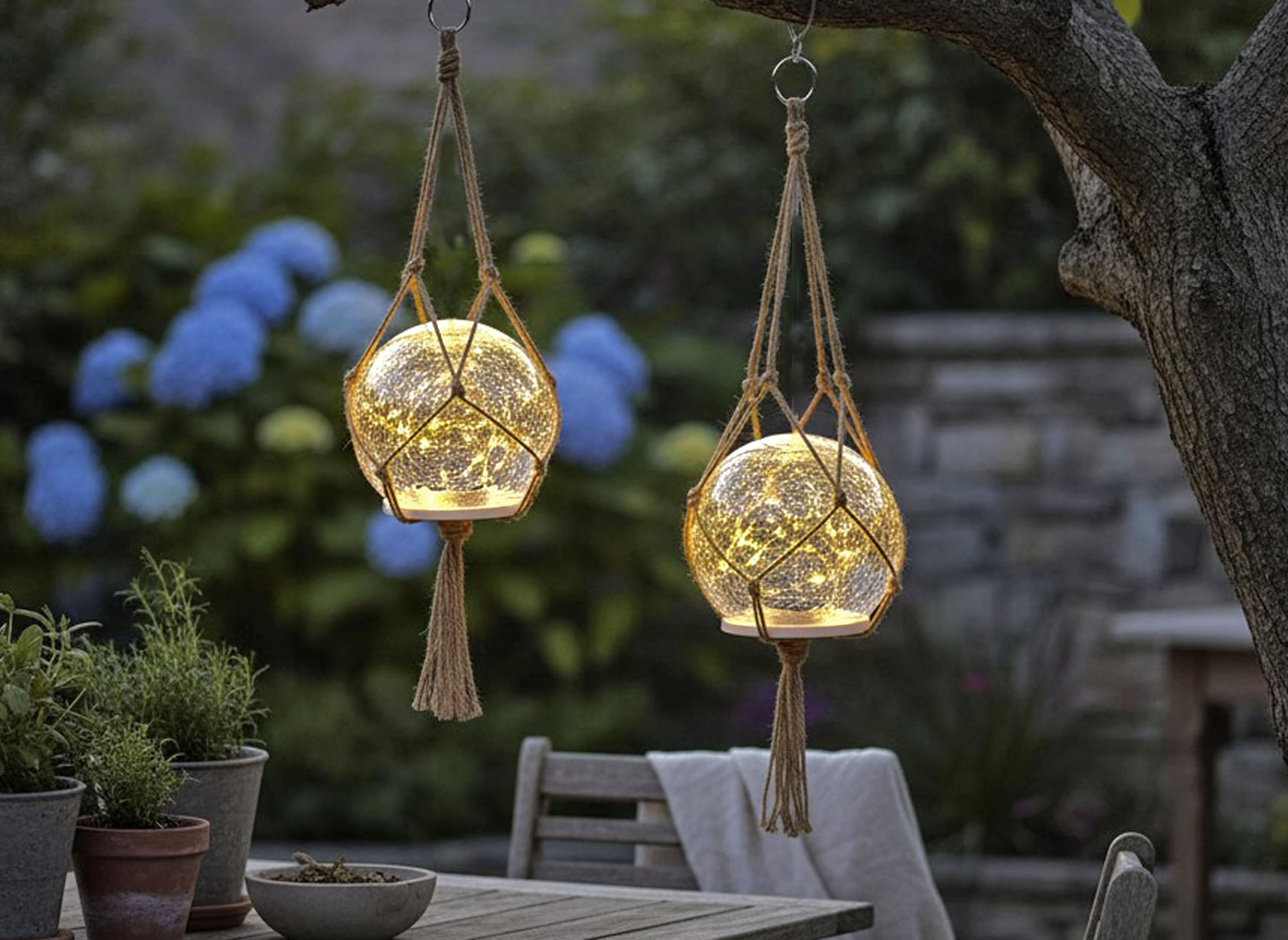 Lampada a sospensione solare e lampada da tavolo, set di 2 lampade solari per esterni, 15 cm, stile bohémien, con vetro di alta qualità con rete di iuta, decorazione da giardino, bianco caldo