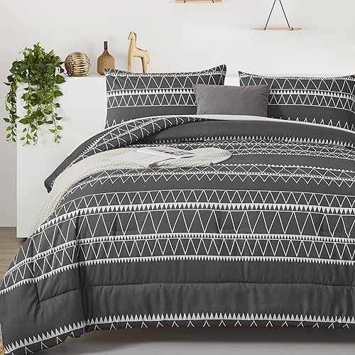WONGS BEDDING Dark Grey Comforter Set King, Reversible Gray Boho Triangle Bedding Comforter Set for King Bed - 3 Pieces (1 Comforter + 2 Pillowcases), Lightweight Microfiber Bedding Set 104"x 90"