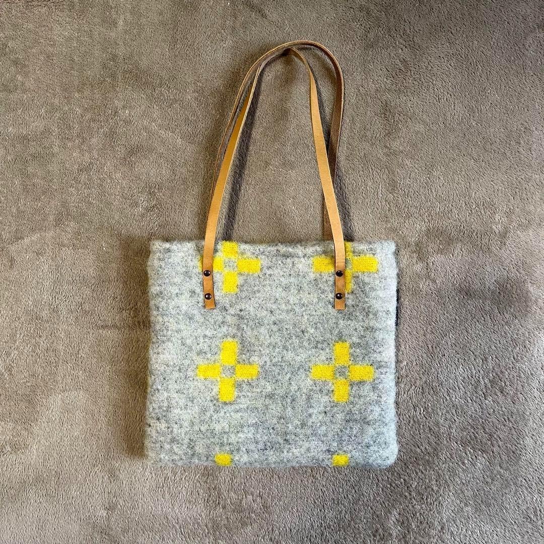 Amazon.co.jp: KLIPPANモヘアミニトートバッグ 秋冬 本革 十字 グレー  