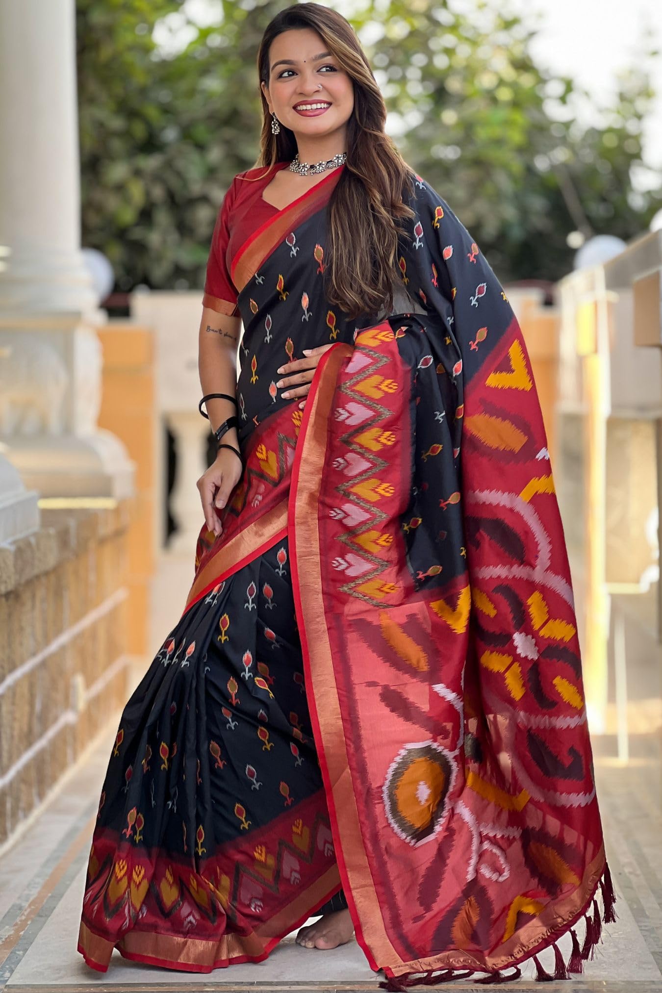 SGF11 Women's Kanjivaram Patola Silk Saree Silk Saree Pure Golden Zari With Blouse Piece product image 8