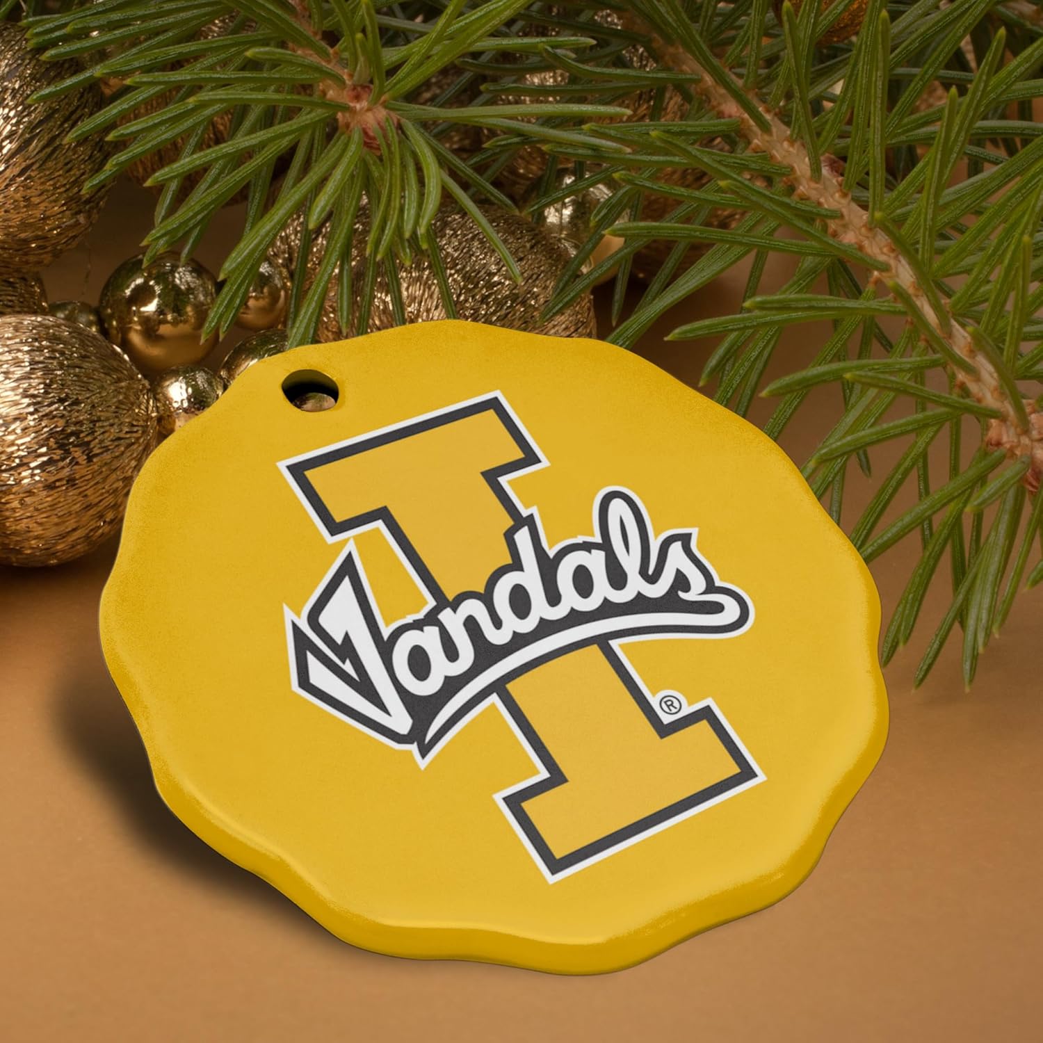 GRAPHICS & MORE University of Idaho Primary Logo Porcelain Scalloped Holiday Christmas Tree Ornament - 2.8" (7.1 cm) - Image 4
