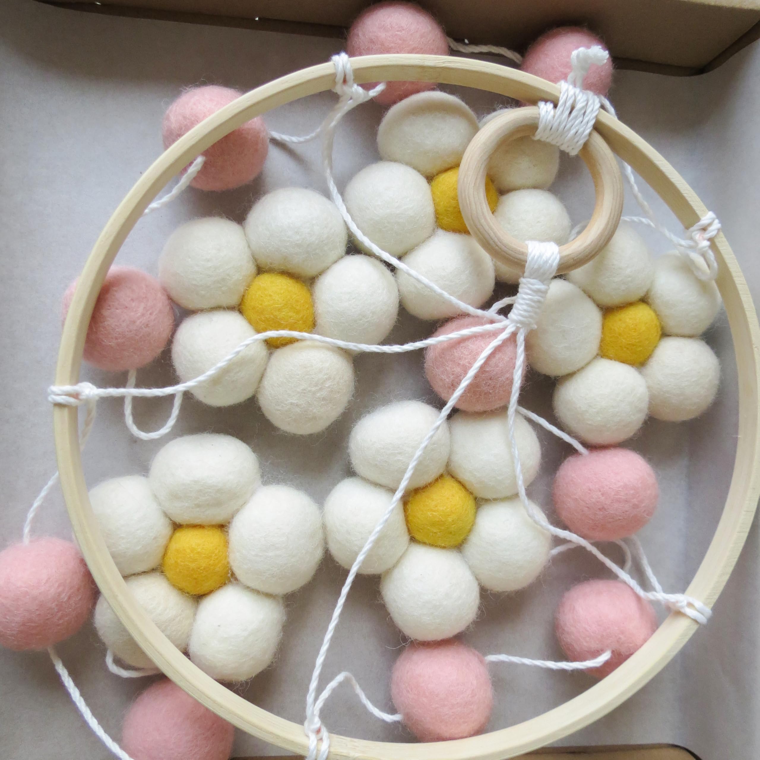 Móvil Daisy para cuna Boho Baby Cuna móvil para niñas Rosa Fieltro Flor Bebé Móvil para Cuna 6