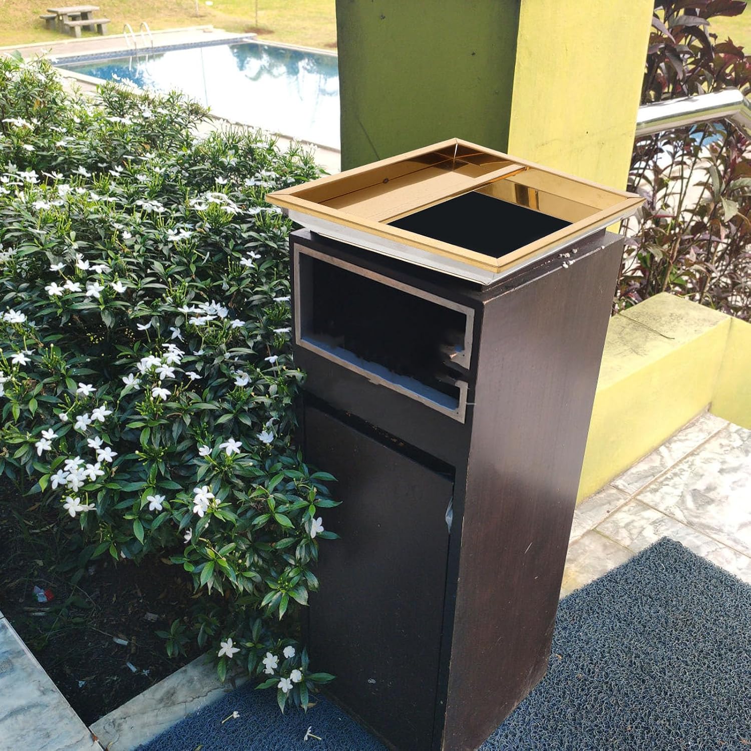 Stainless Steel Garbage Can Lid Replacement, Outdoor Trash Can Cover with Metallic Gold Semi-open Top, Sturdy Metal Lid for Waste Bin Suitable for Hotels and Marble Ashtrays