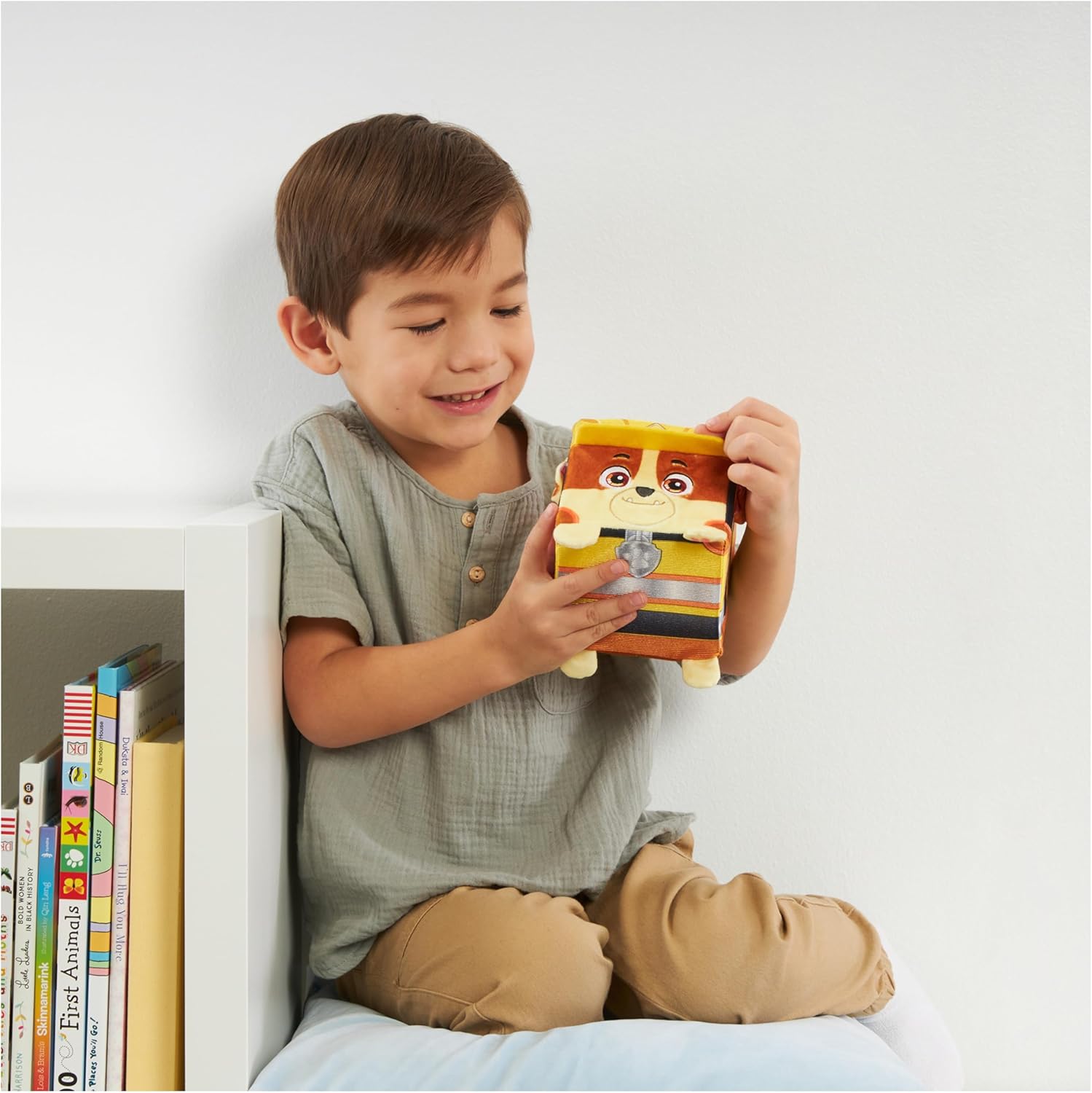 Rubble & Crew Stuffed Animals, Rubble, 4-Inch Cube-Shaped Plush Toy for Kids Ages 3 and Up