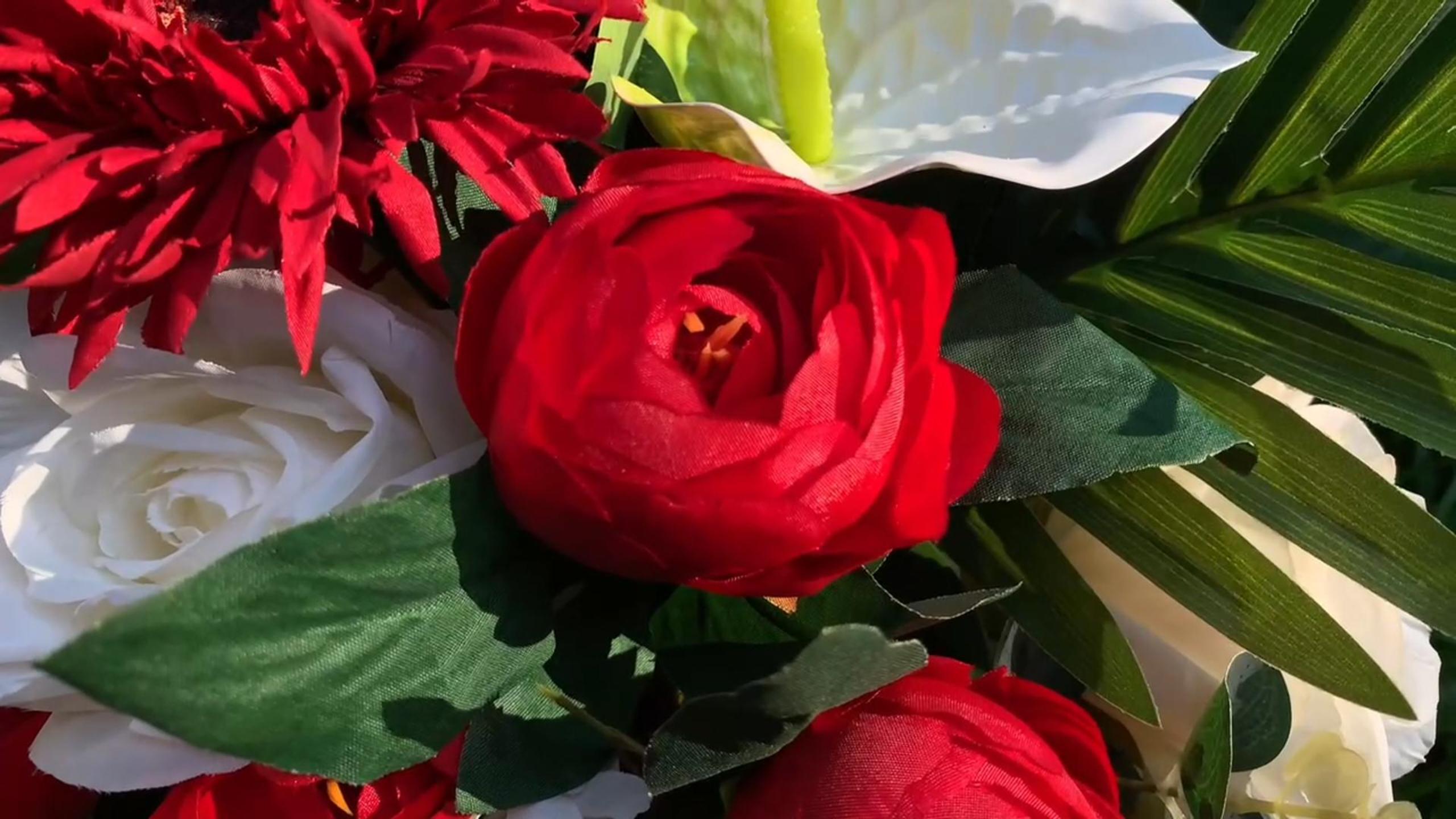 Bouquet Chrysanthèmes Rouges Artificiels – 30,5 Cm – Soie Résistante – Pour Décoration Maison, Fête, Cimetière - 10