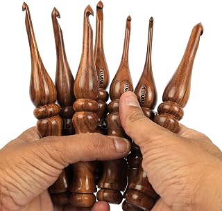 THE KNOX CRAFT Crochet Hook Set – Wooden Ergonomic Hooks for Crocheting Yarn (4mm to 10mm), Soft Grip Crochet Needles, Knitting & Crochet Gift for Beginners (Set of 7)