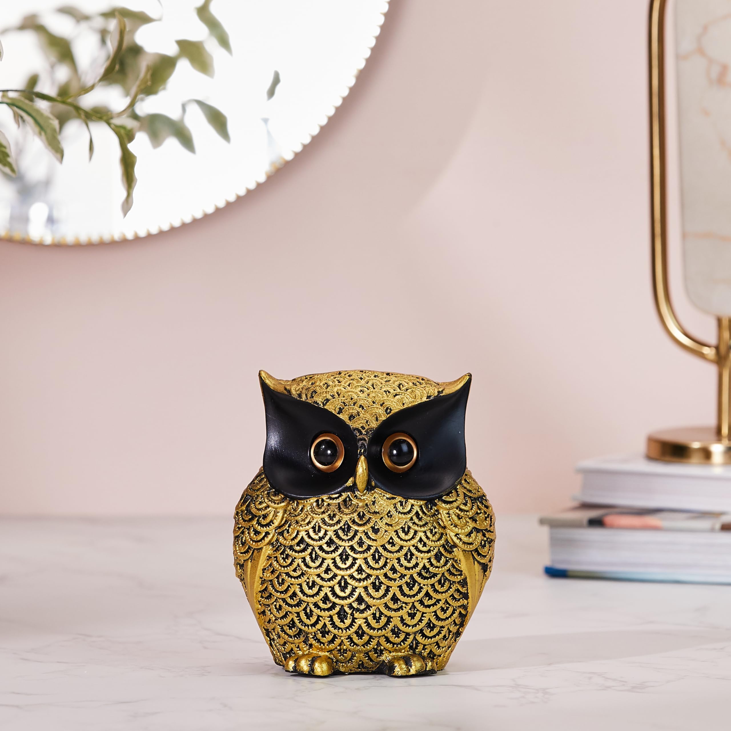 amazon basics Modern Classy Happy Owl Resin Art Figure Showpiece (Pack of 1, Black and Golden)