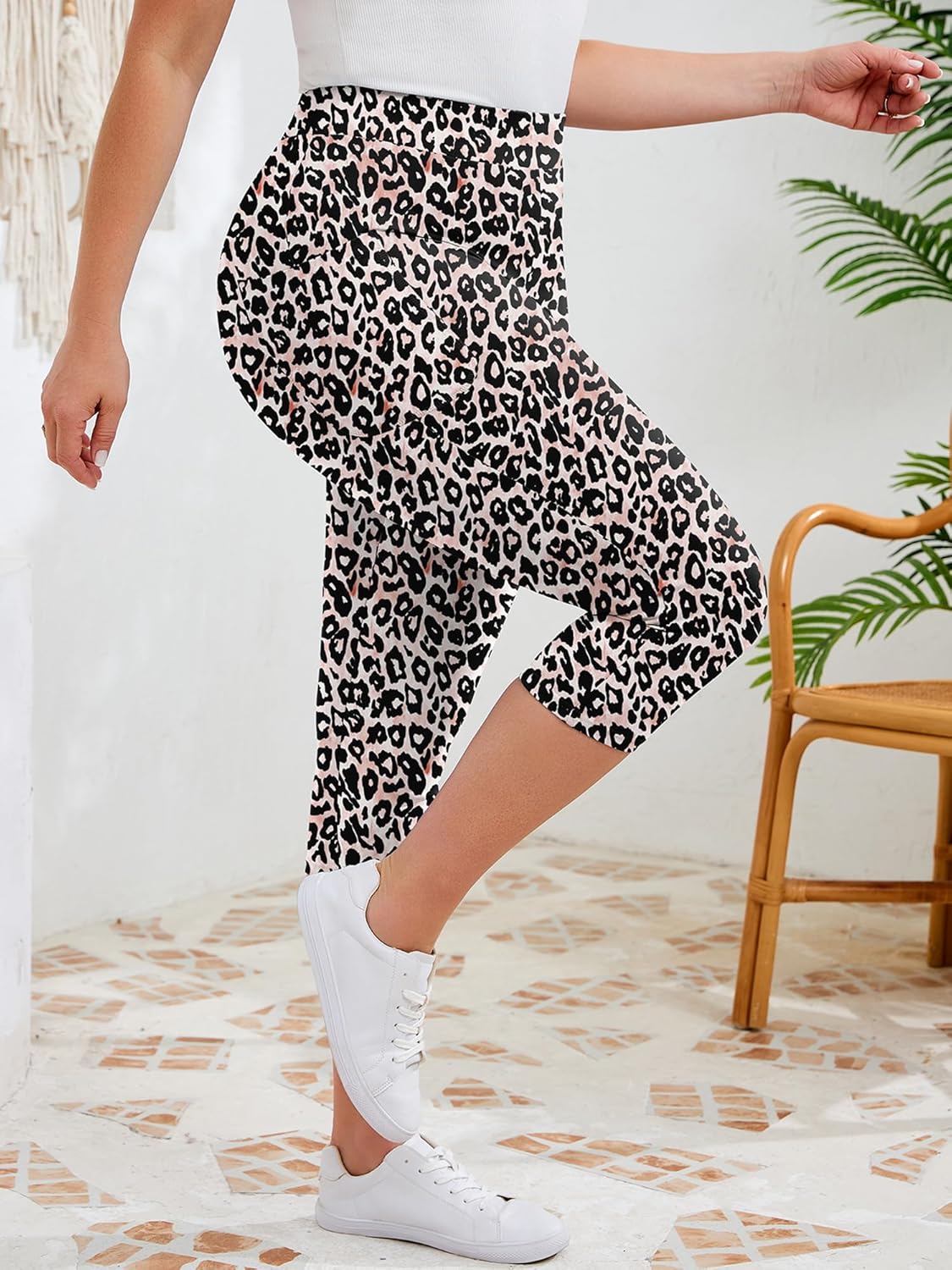 AusLook Plus Size Capri Leggings for Women with Pockets High Waisted Tummy Control Cropped Leggings Casual Stretch Pant 1X-5X