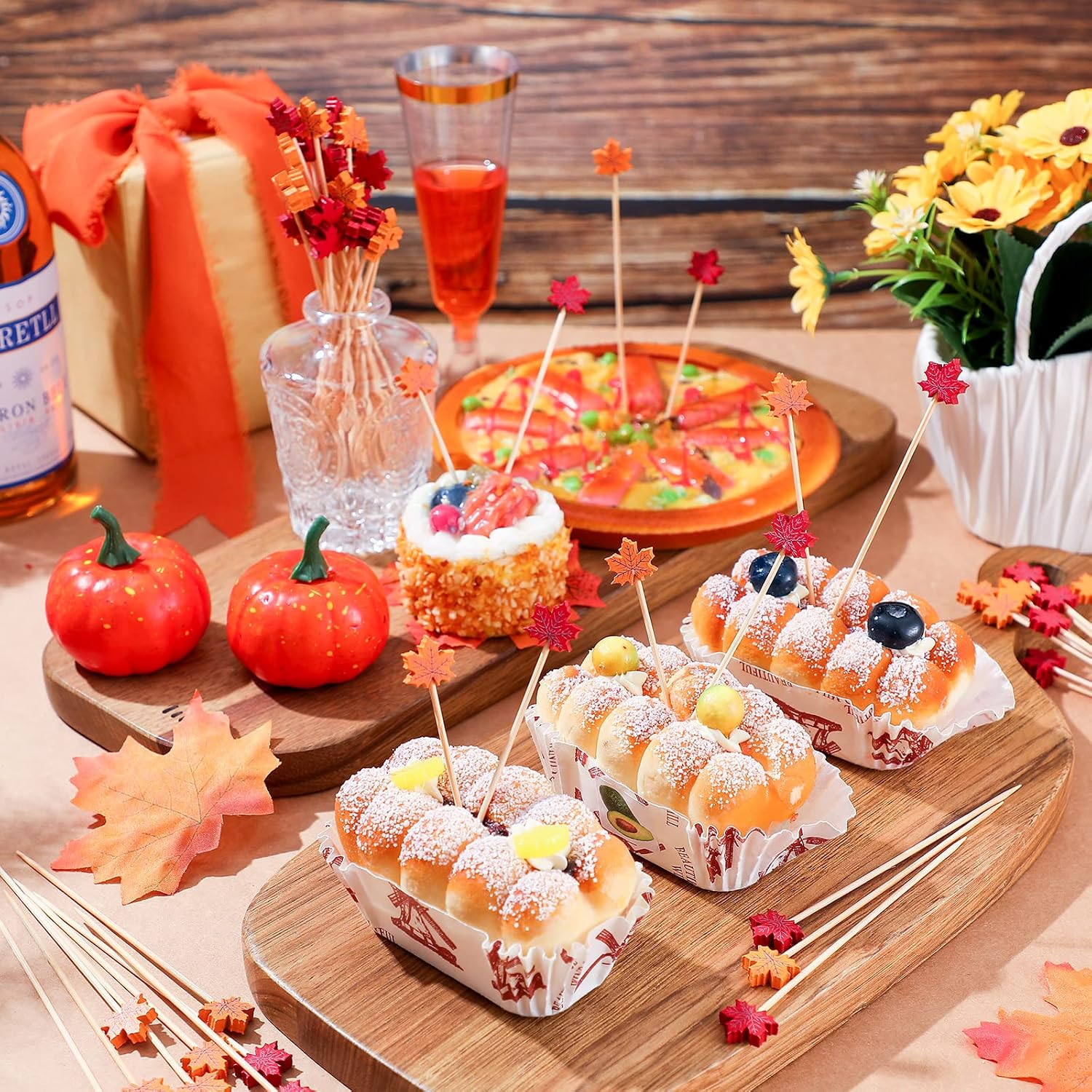 WILLBOND 200 Pcs Thanksgiving Fall Cocktail Picks 5.1 Inch Thanksgiving Bamboo Skewers Fruit Drinks Food Sticks Toothpicks for Sandwich Appetizers Charcuterie Autumn Party Supplies(Maple Leaf)