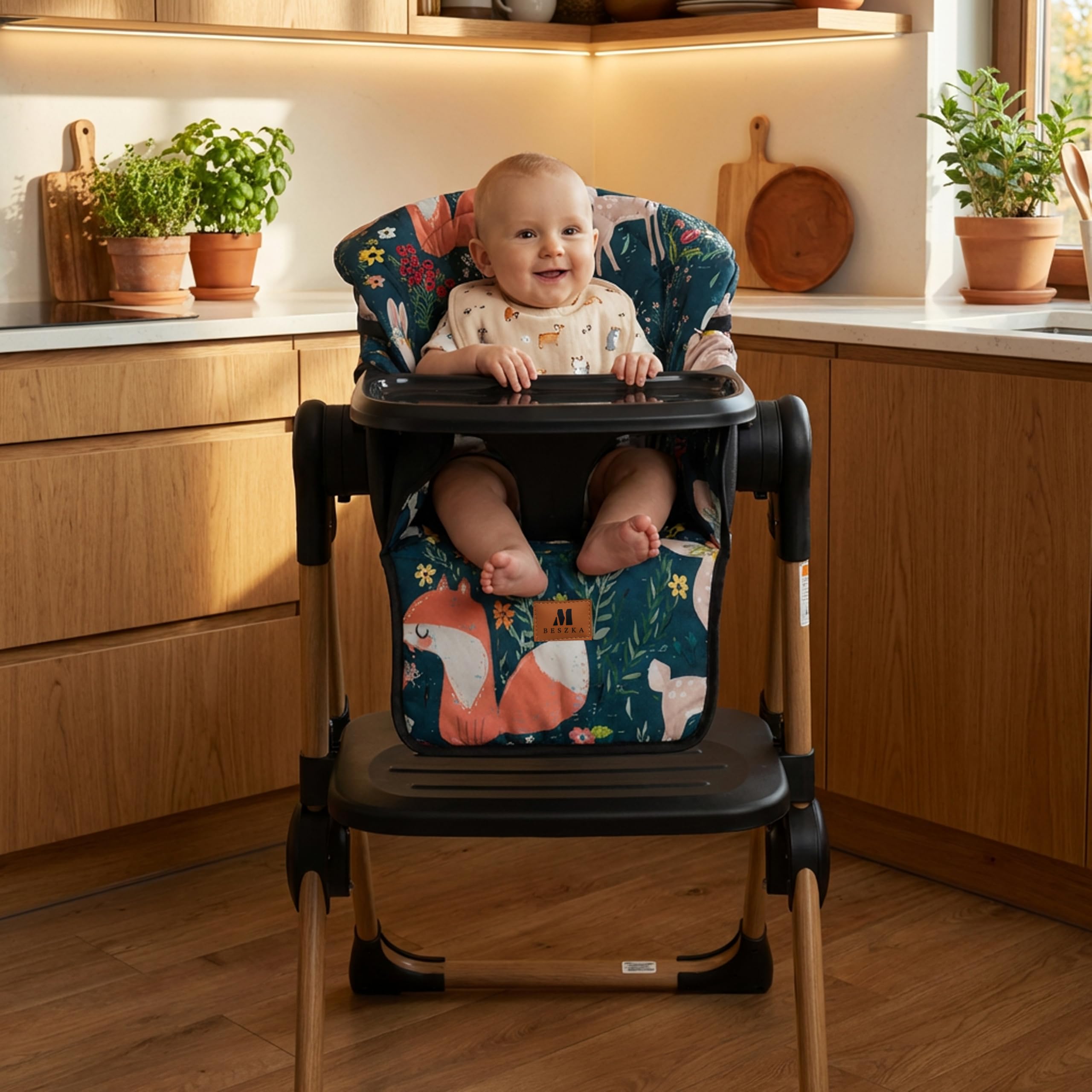 Hochstuhlbezug Ersatzbezug – Universal Sitzkissen kompatibel mit Hauck, IKEA, Stokke, wasserfest Öko-Tex (Waldtiere Wald)