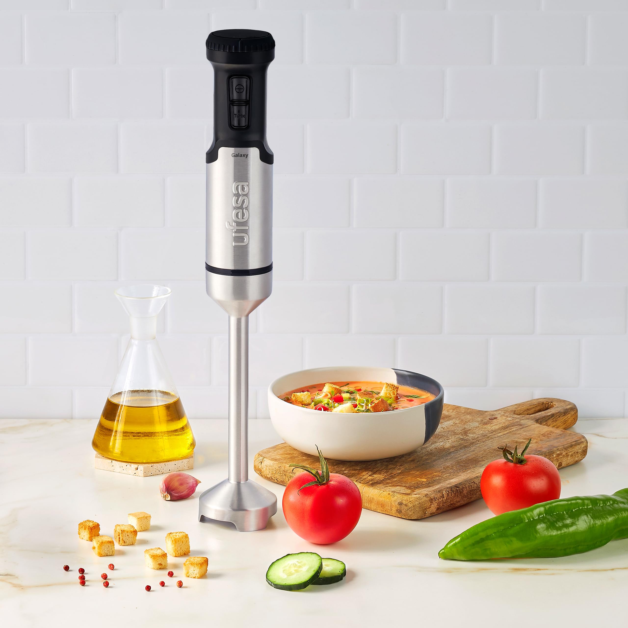 Ufesa Galaxy Stabmixer, Leistung 1200 W, Variabler Geschwindigkeitsregler + TURBO, 4 Edelstahlklingen, Ergonomisches und Spritzfreies Design, Messbecher, BPA-frei