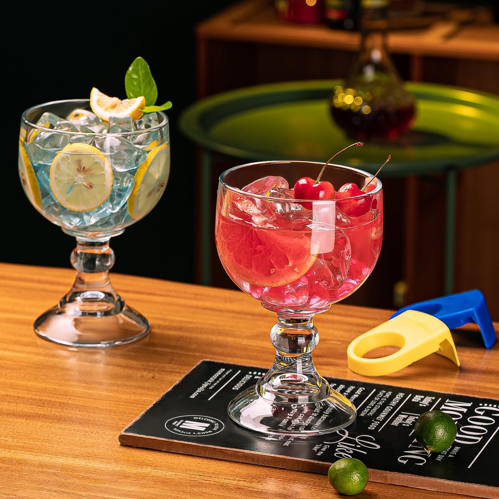 Schooner Biergläser 635 ml, 4er-Set, Extra großes Margarita-Glas mit 4 farbigen Clips, Garnelen-Cocktail-Kelch, große Kelchgläser mit dickem Boden, kristallklares Glas für die Bar