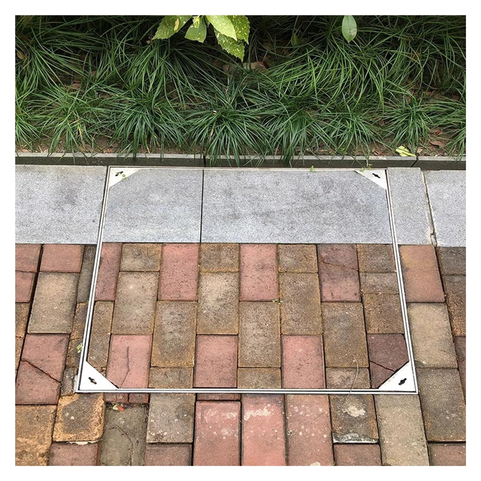 Coperchio e telaio per sguardo, da incasso, 700 x 700 x 50 mm, invisibile, per fossa settica esterna, cortile o pavimentazione – Design durevole ed elegante