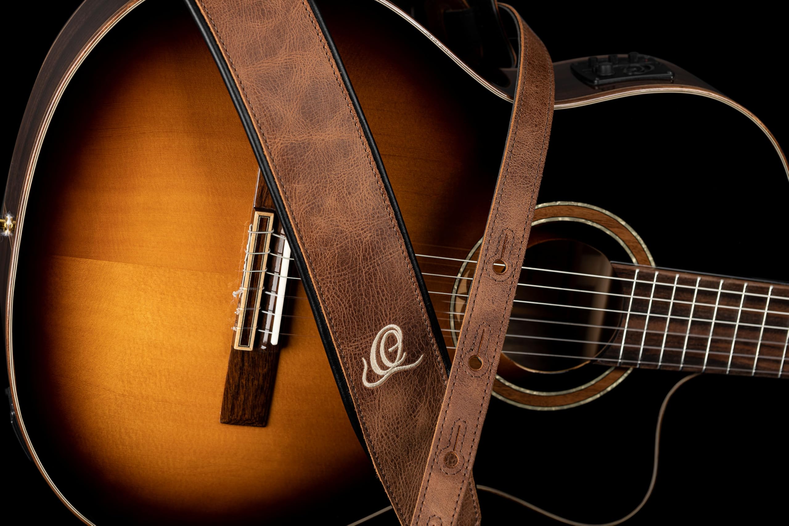 Ortega Guitars Gitarrengurt Länge Verstellbar - Akustik Gitarre / Bass, E-Gitarre, E-Bass - Classic Series - Echtleder, Vintage Cognac (OSCL-7)