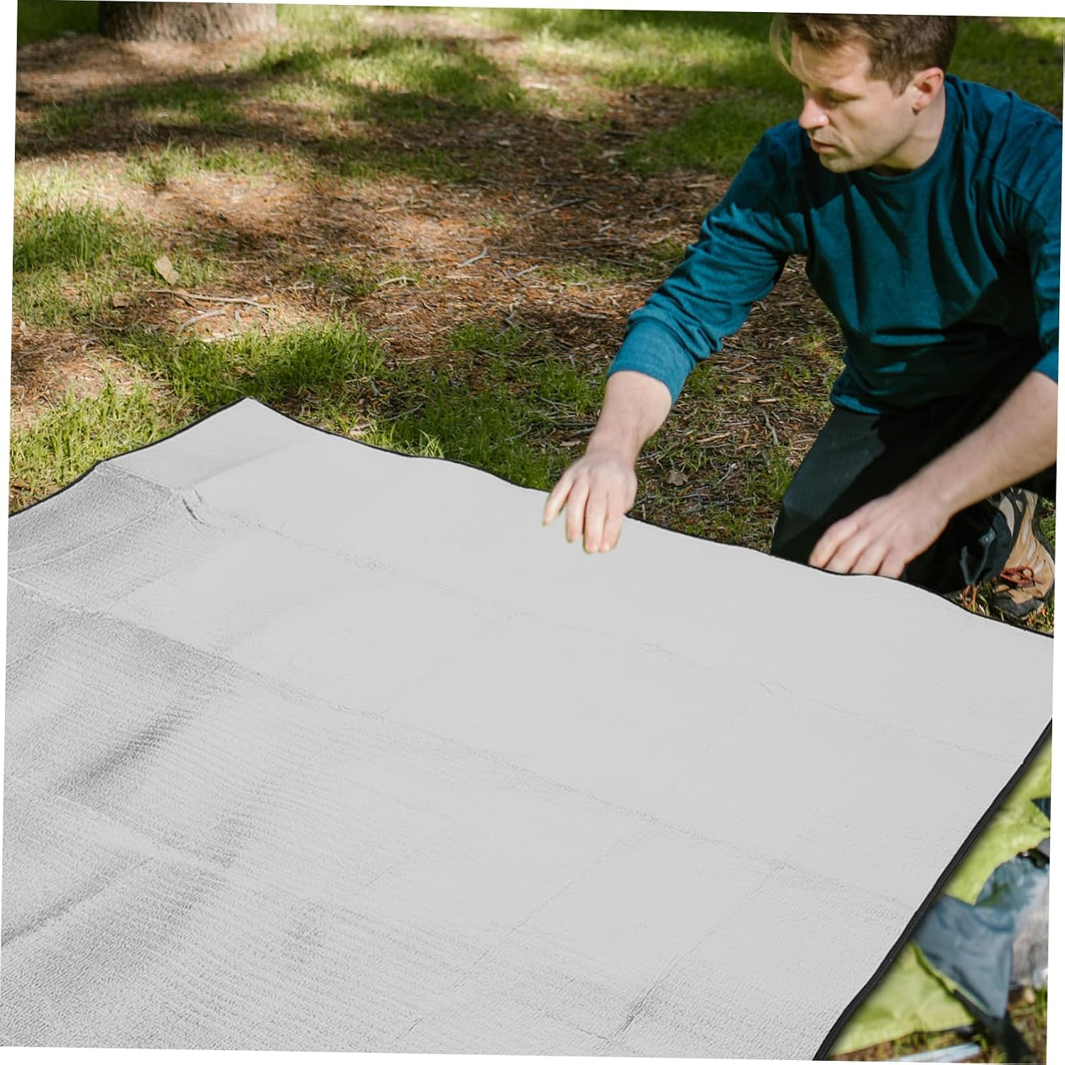 ULTECHNOVO Aluminum Foil Insulation Mat Large Picnic Blanket Tent Floor Mat Tanning Blanket 78.74 * 70.86 * 0.11in