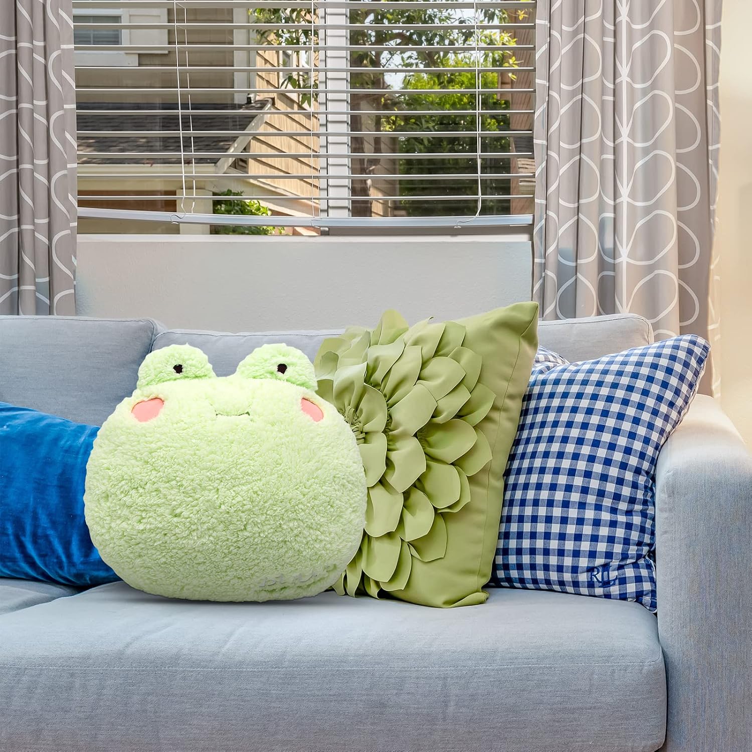 iBccly Frog Plush Pillow Cute Stuffed Animal Suitable for Boys and Girls Kawaiii Plushies Home Cushion Frog Pillow Decoration Stuffed Toy Kawaiii for Children Frog Plushie