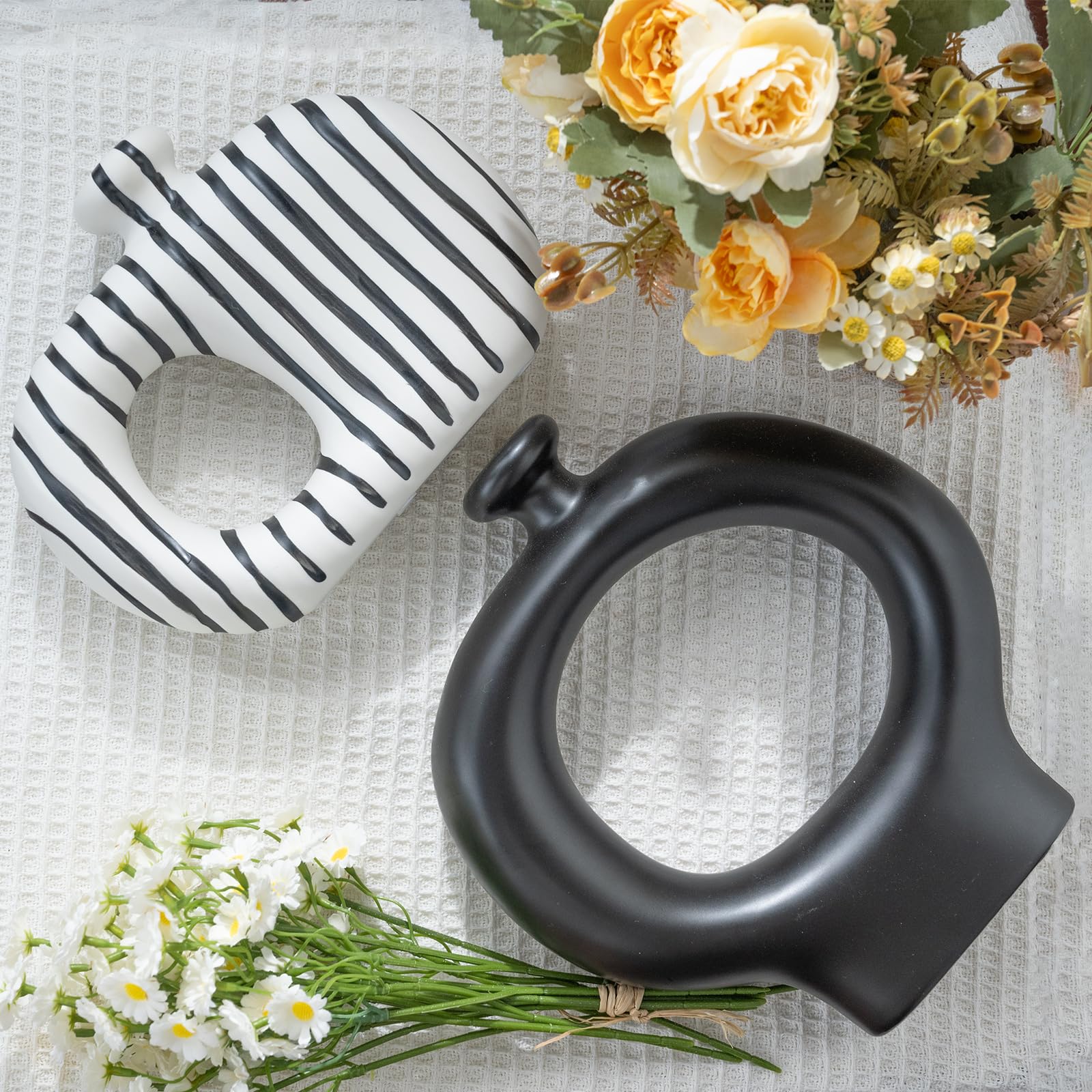 Relexome Keramikvasen, 2er-Set, modern, gestreift, Donut-Blumenvasen, minimalistisch, nordischer Stil, Schwarz und Weiß, dekorative Vasen für Heimdekoration, Tischdekoration, Wohnzimmer, Bücherregal