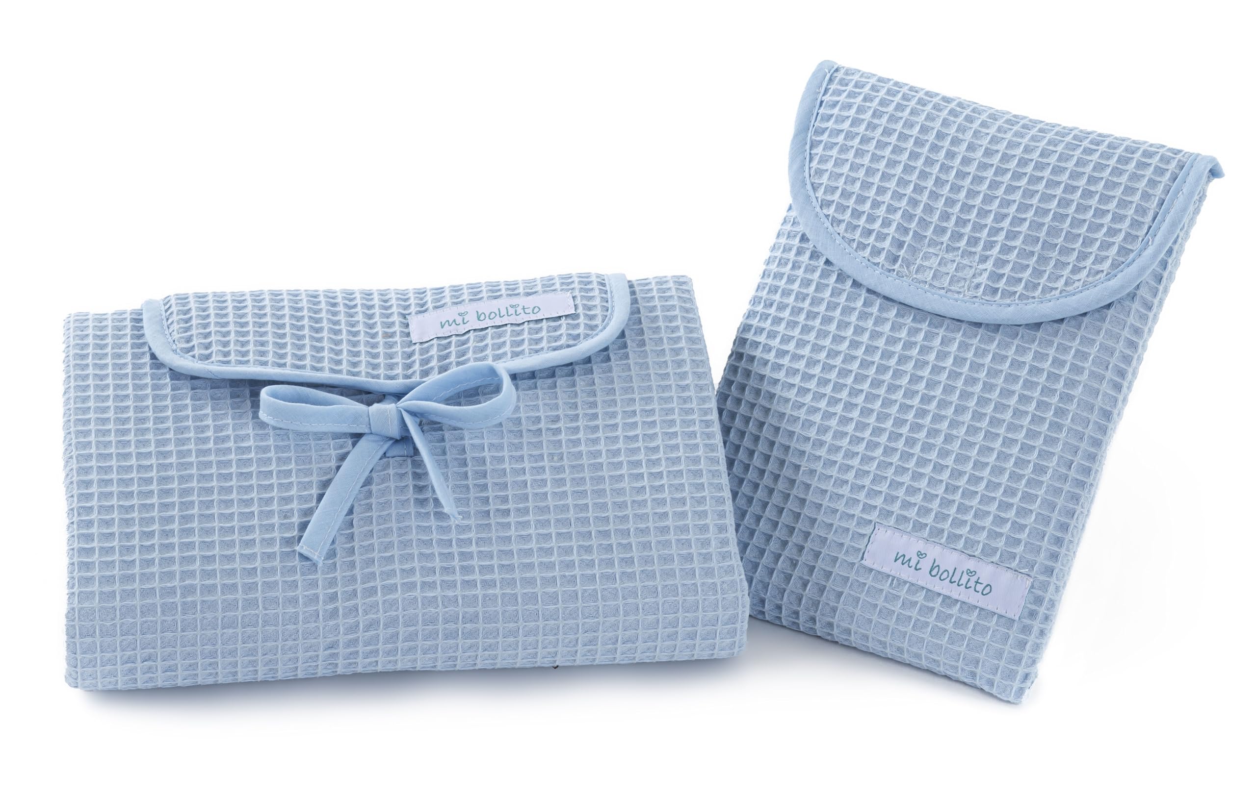 Mi bollito Set of 2, waterproof baby changing mat plus diaper bag for wipes and diapers. Made entirely in Spain. (Light Blue)