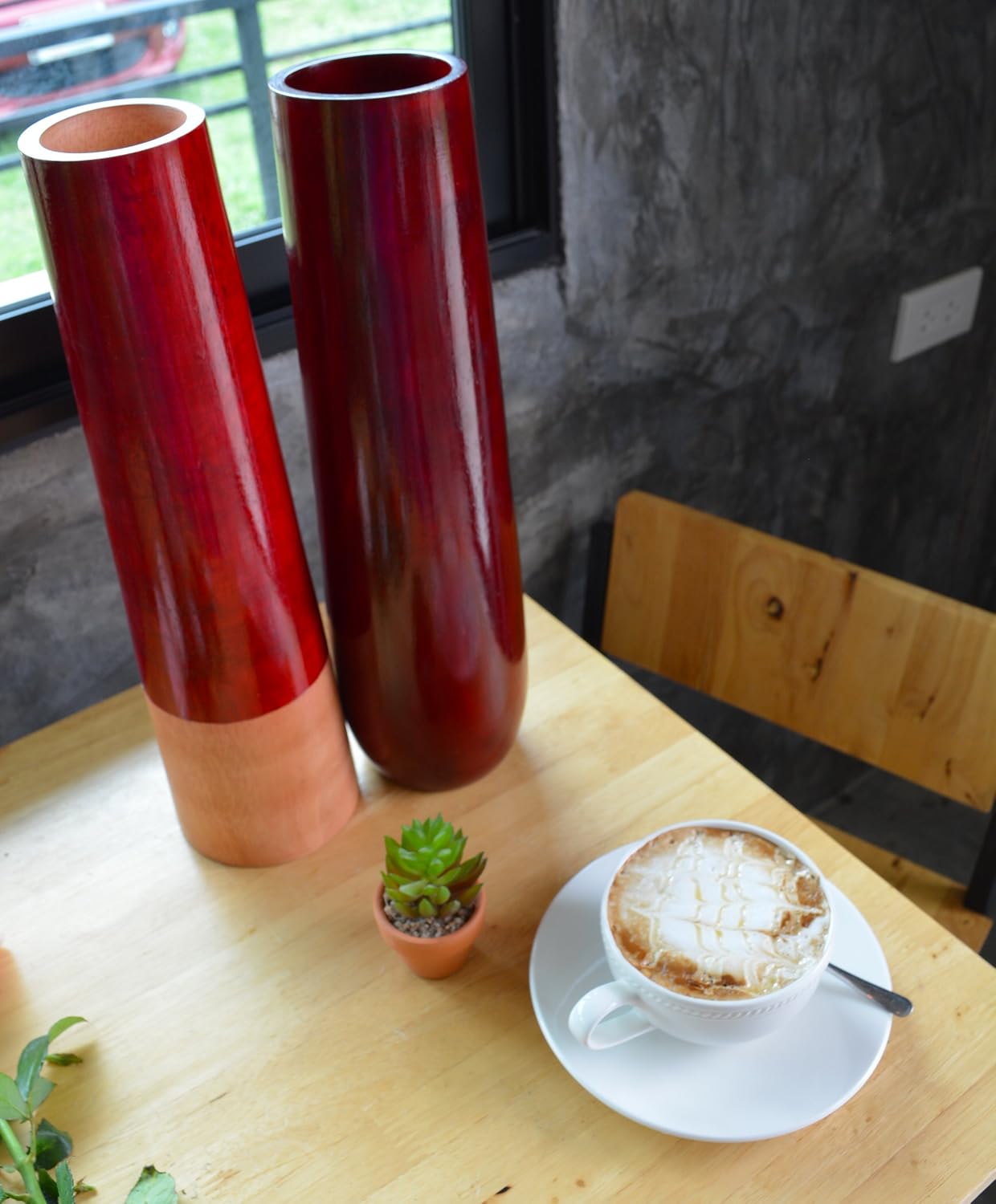 roro 14 in Handmade Red Stained Mango Wood vase - Assorted (Cherry)