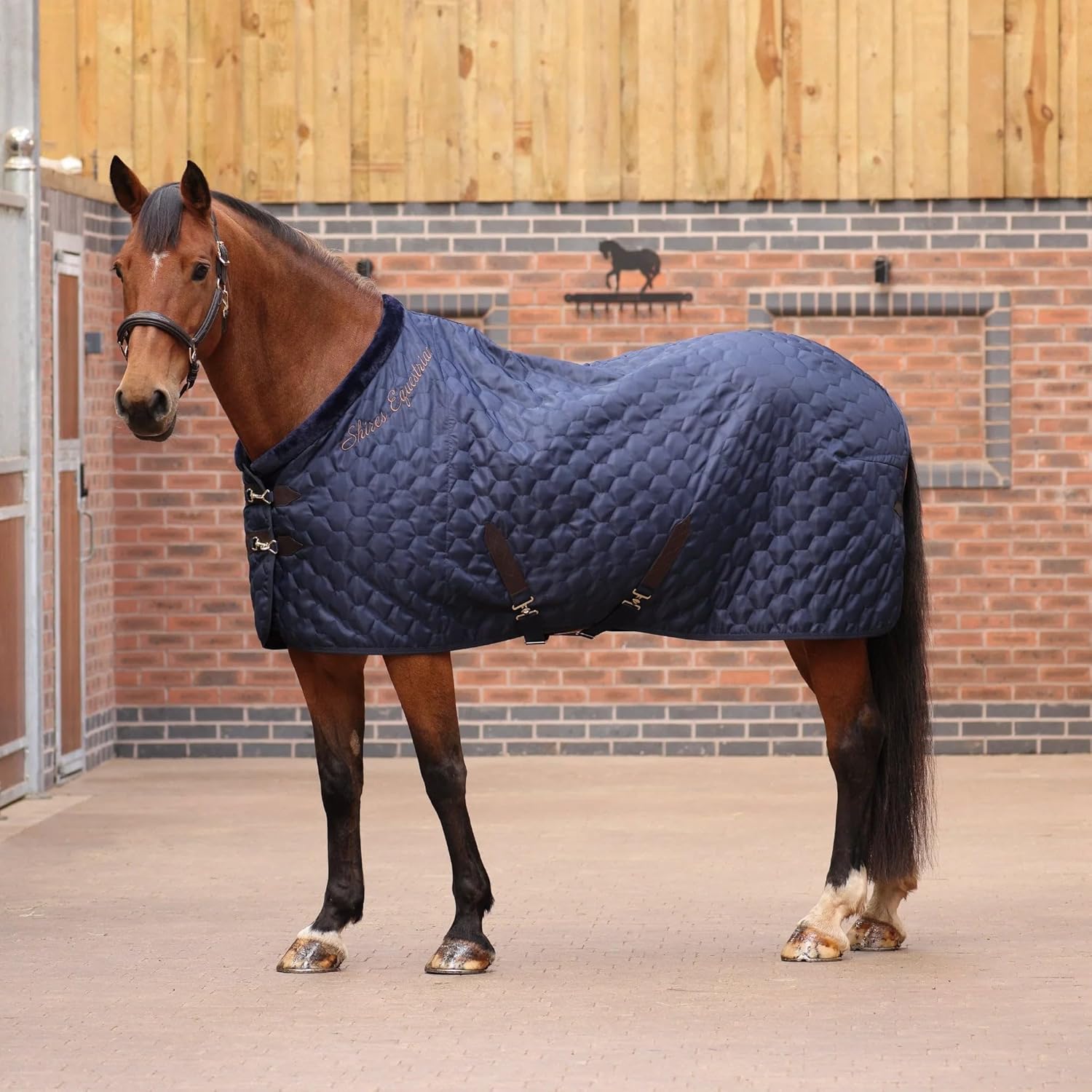 Shires Deluxe Quilted Rug - Premium Horse Stable Blanket for Superior Warmth and Comfort 78