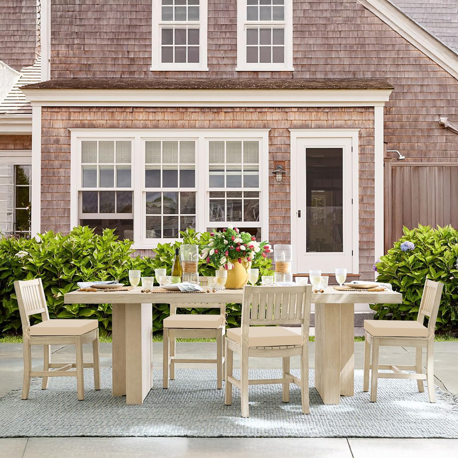 Basic Beyond - Lot de 4 Coussins de Chaise d'extérieur carrés imperméables avec Rubans - pour Meubles de terrasse - 47 x 40,6 x 7,6 cm - Beige