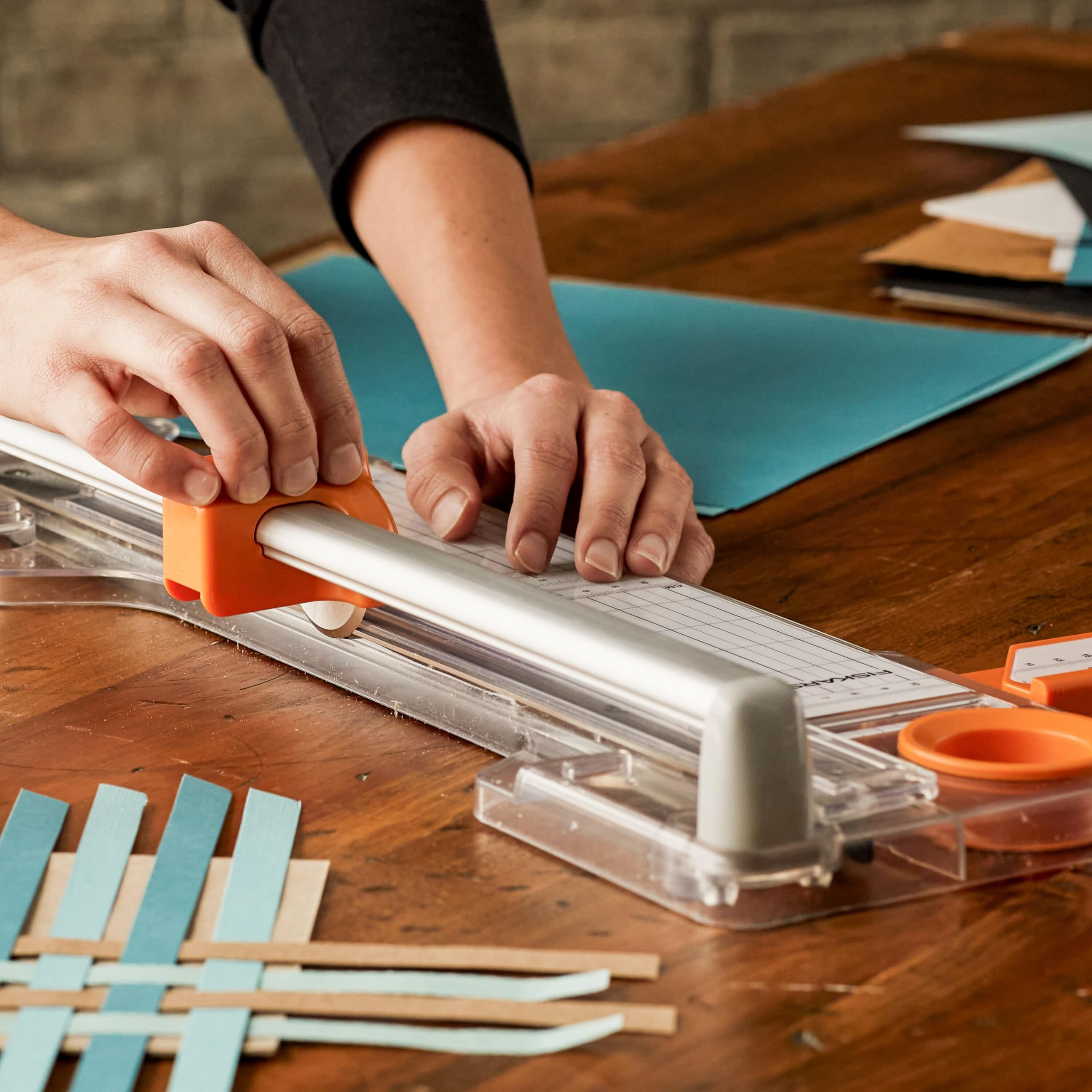 Fiskars Recortadora giratoria de papel de 12 pulgadas, hoja autoafilable
