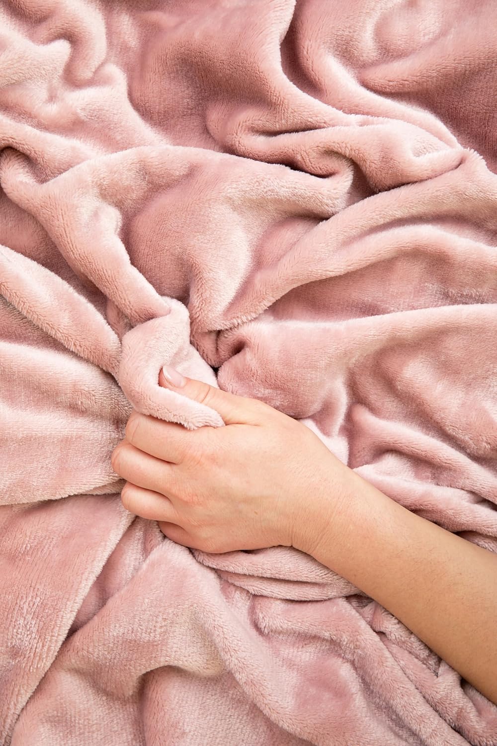 EverSnug Travel Blanket and Pillow - Ultra-Soft, Compact & Lightweight, 65x40 Inches, with Carry Case, Luggage Sleeve & Backpack Clip for Airplane Comfort (Light Pink) - Image 4