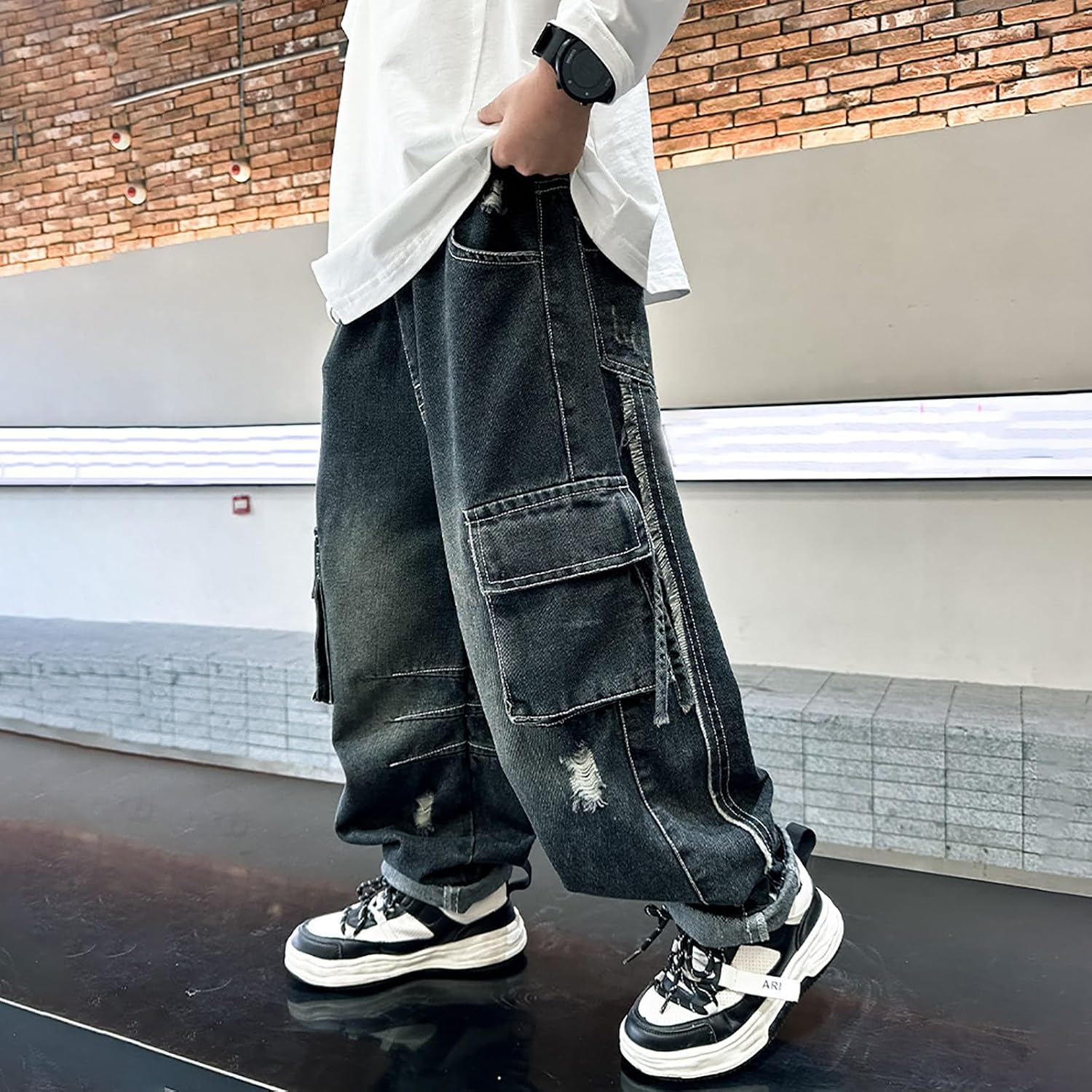 Stylish Boys Casual Straight Leg Jeans Soft Denim Pants with Pockets for Everyday Wear