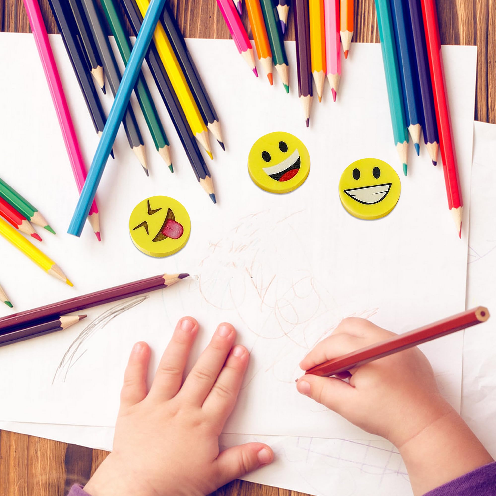 Emoji Emoticon Gomma 144 Pezzi Cancellare Matita Set Emoticon Erasers per Festa Bambini Compleanno Battesimo Natale Regalo