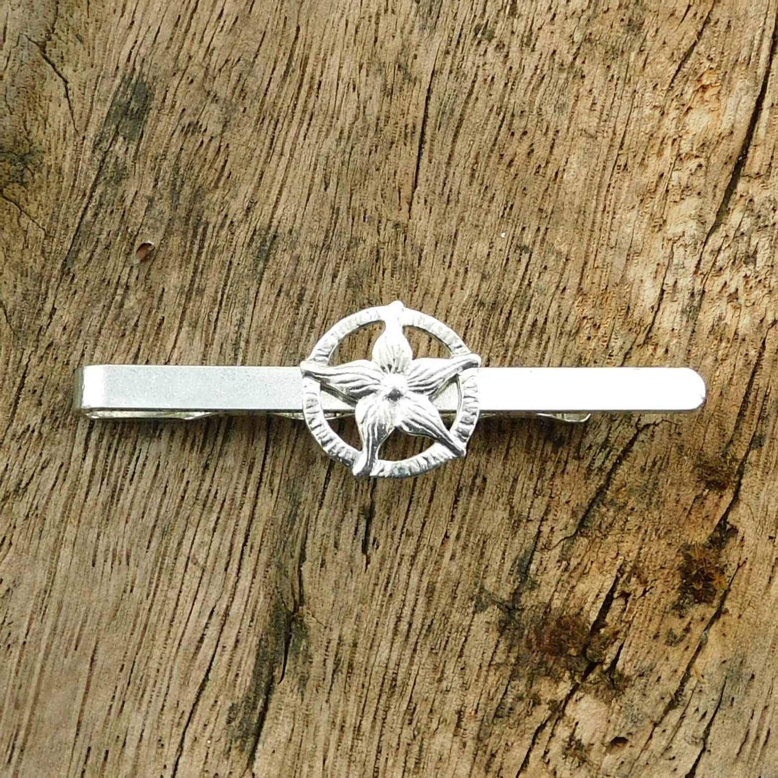 Mountain Lily Tie Clip hecho a mano de lujo