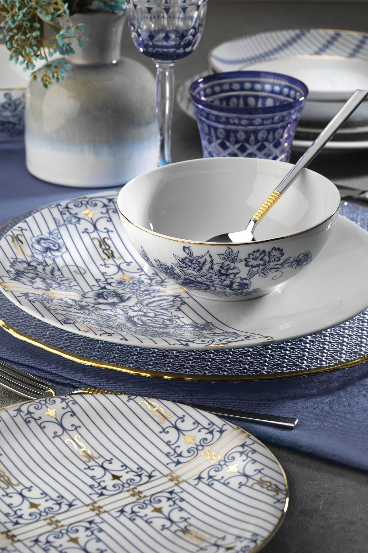 Elegancki 16-częściowy zestaw obiadowy, 100% porcelana, 4 talerze serwisowe (25 cm), 4 talerze (20 cm), 4 miski (14 cm), 4 miseczki (8 cm), idealny na stylowe posiłki