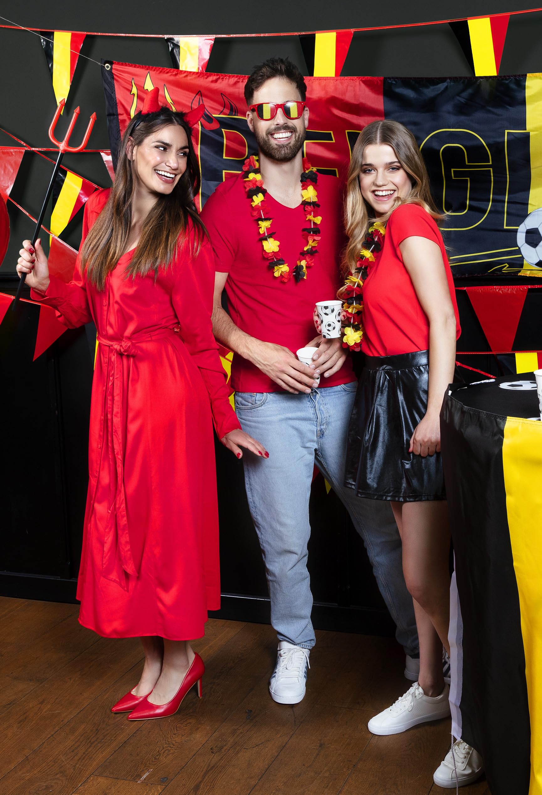 Boland 62034 – Chaîne hawaïenne Belgique 1 pièce Taille unique Jaune/noir/rouge Collier Allemagne Tricotore Football Viewing Public Fleurs, Accessoires Déguisement, Carnaval, Fête à thème
