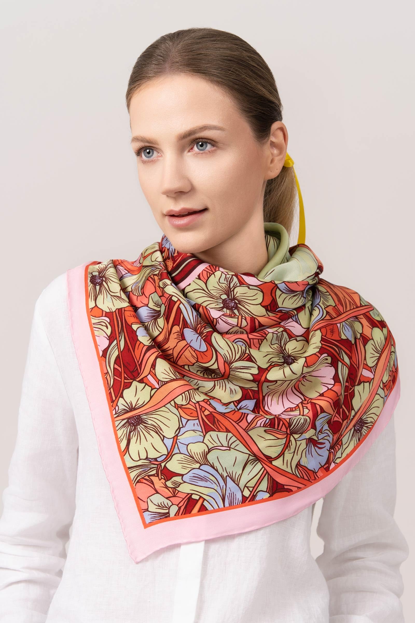 Grand Carré de Soie Naturelle 100 x 100 cm - Foulard Soie Femme Imprimé en Sérigraphie - Carré Soie Roulottage Manuel - Soie Satin - Emballage Soigné