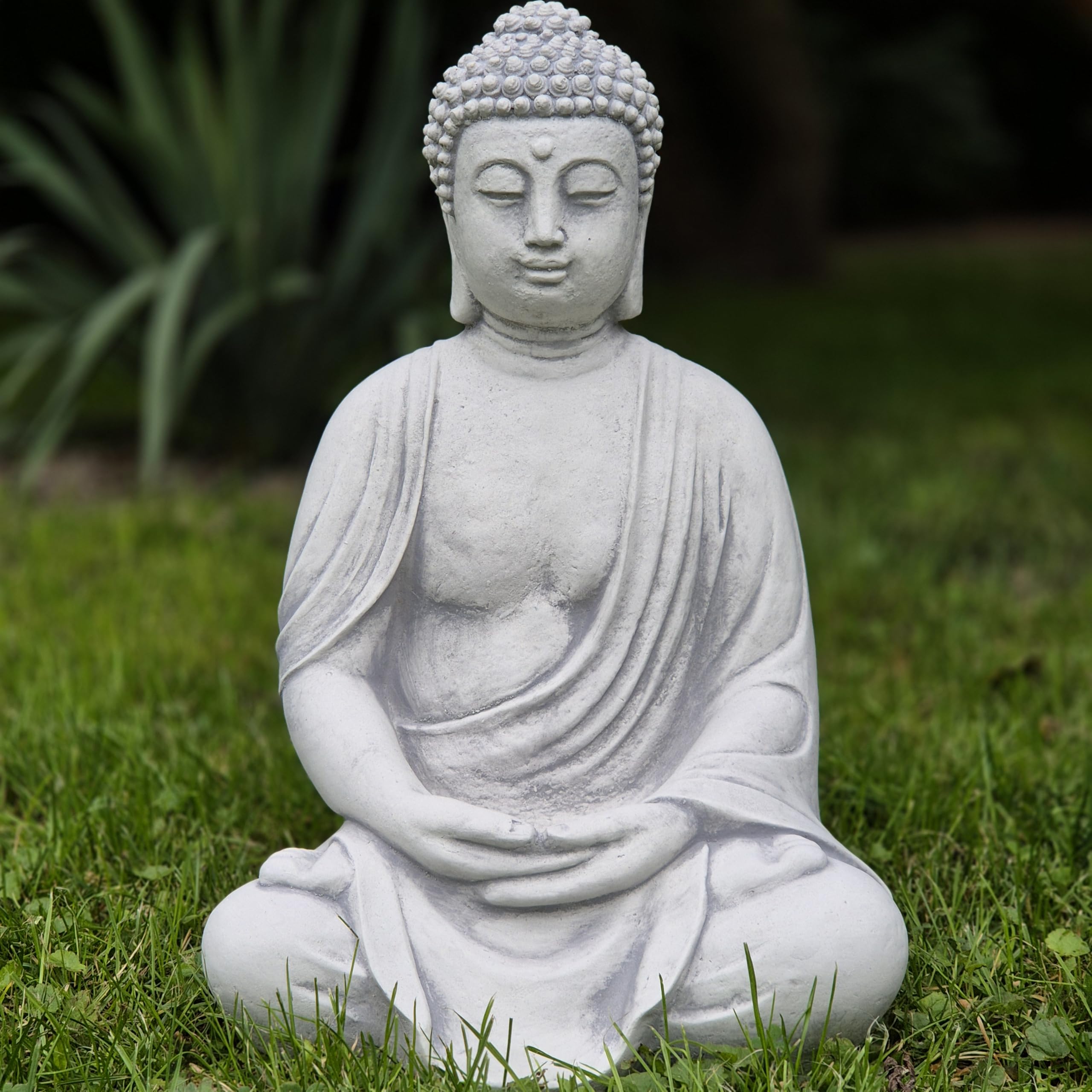 FABRIQ Statua decorativa da giardino in pietra artificiale, grande Buddha meditante, grigio, pietra artificiale, resistente al gelo, calma, massiccia, L: 20 cm, W: 24,5 cm, H: 38