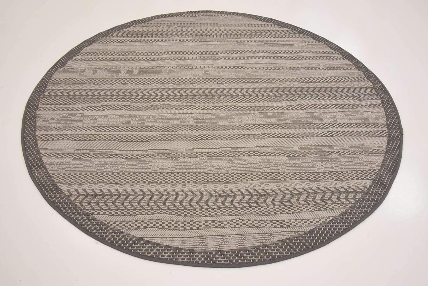 Unique Loom Outdoor Border Collection Area Rug - Lines (6' 1" Round, Gray/ Silver)