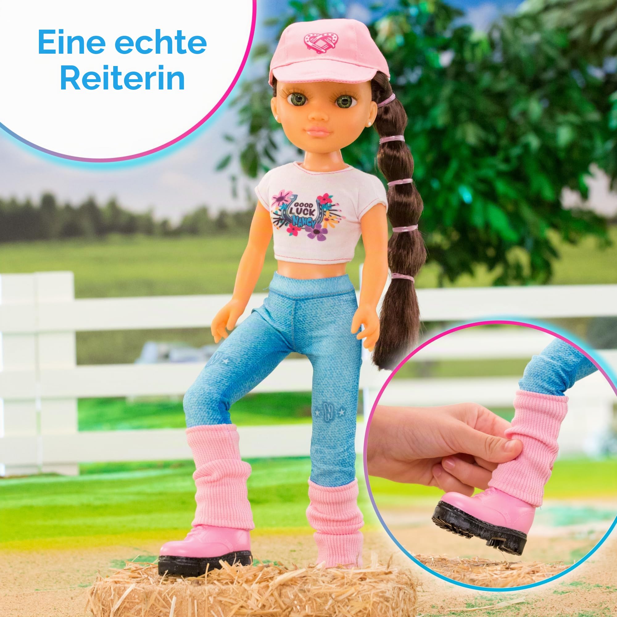 NANCY - A Day with her Horse, Modepuppe mit Pferd, Pflegezubehör, Bürstenschwamm, der die Farbe des Mähnenhaars verändert, für Jungen und Mädchen ab 3 Jahren, Famosa (NAC49000)