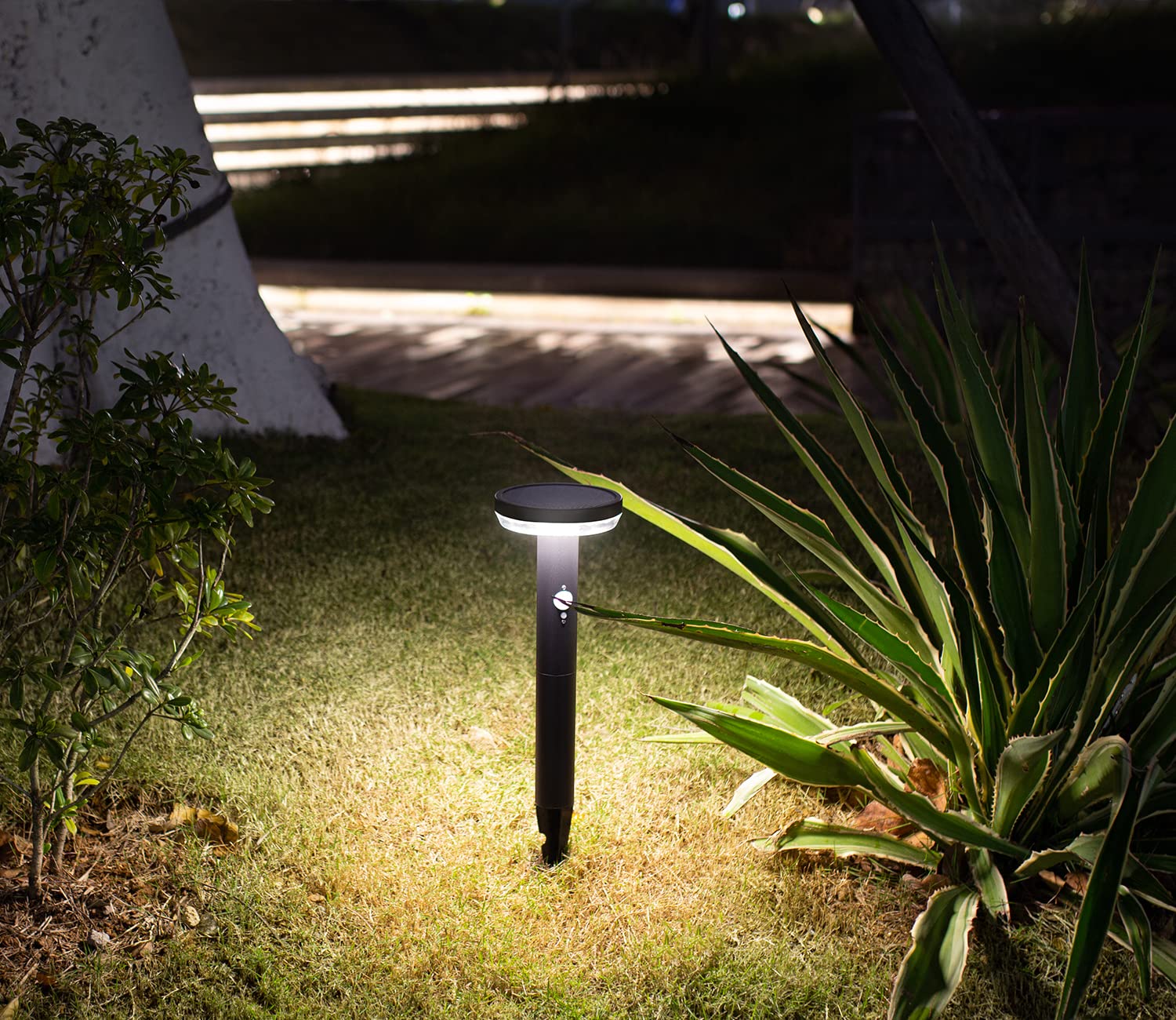 DAWALIGHT Lampada Paletto Solare LED Esterno 3000K IP44 Impermeabili Pali Luminosi 3 Modalità Sensore Movimento da Palo per Giardino Percorsi Prato, Acciaio Inossidabile, Nero