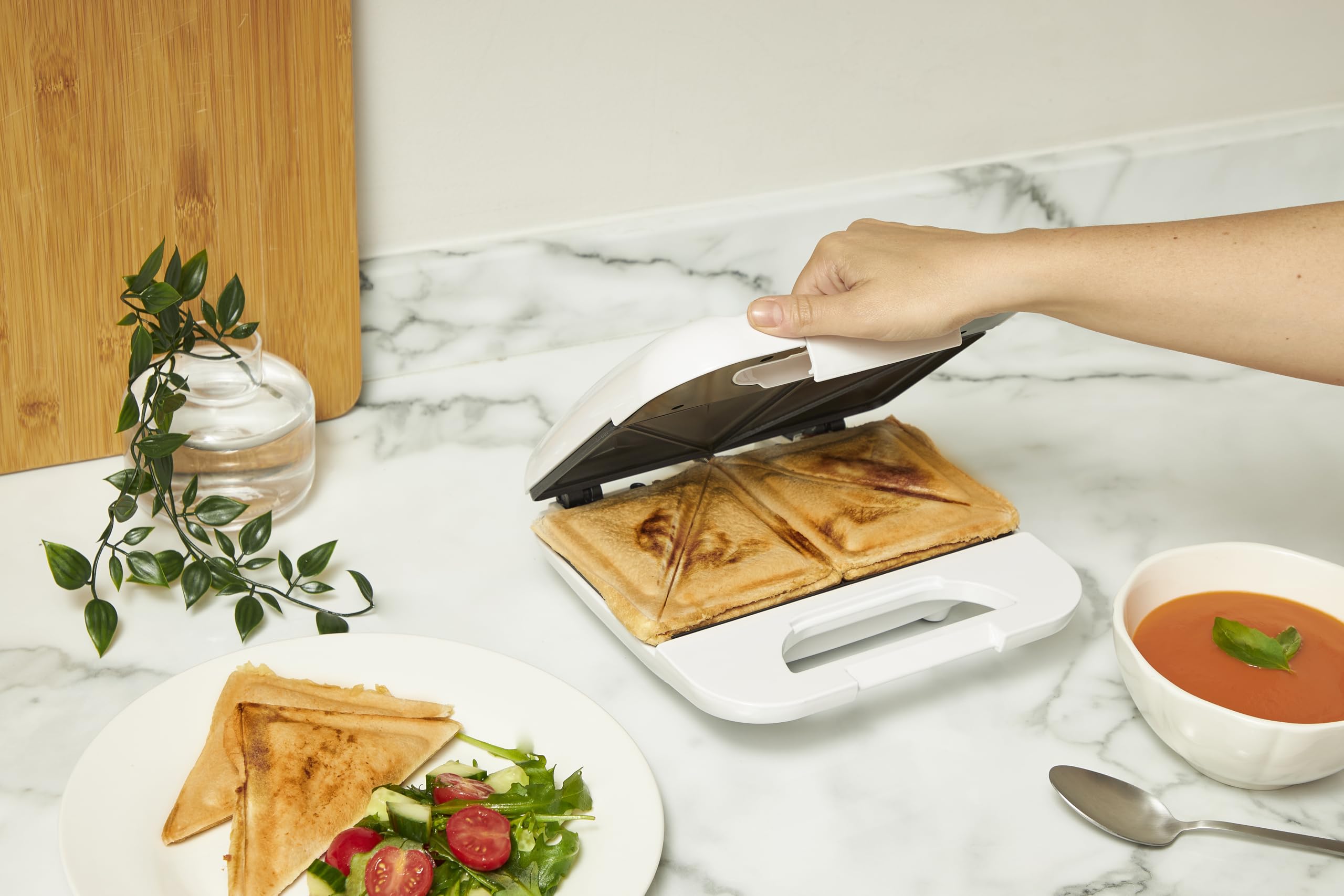 PIFCO 750W White Sandwich Toaster - Non-Stick Electric Toastie Maker with Cool-Touch Handle - Compact Sandwich Toaster for Students, Best for Small Kitchens, Ideal Home Kitchen Appliance — view 5