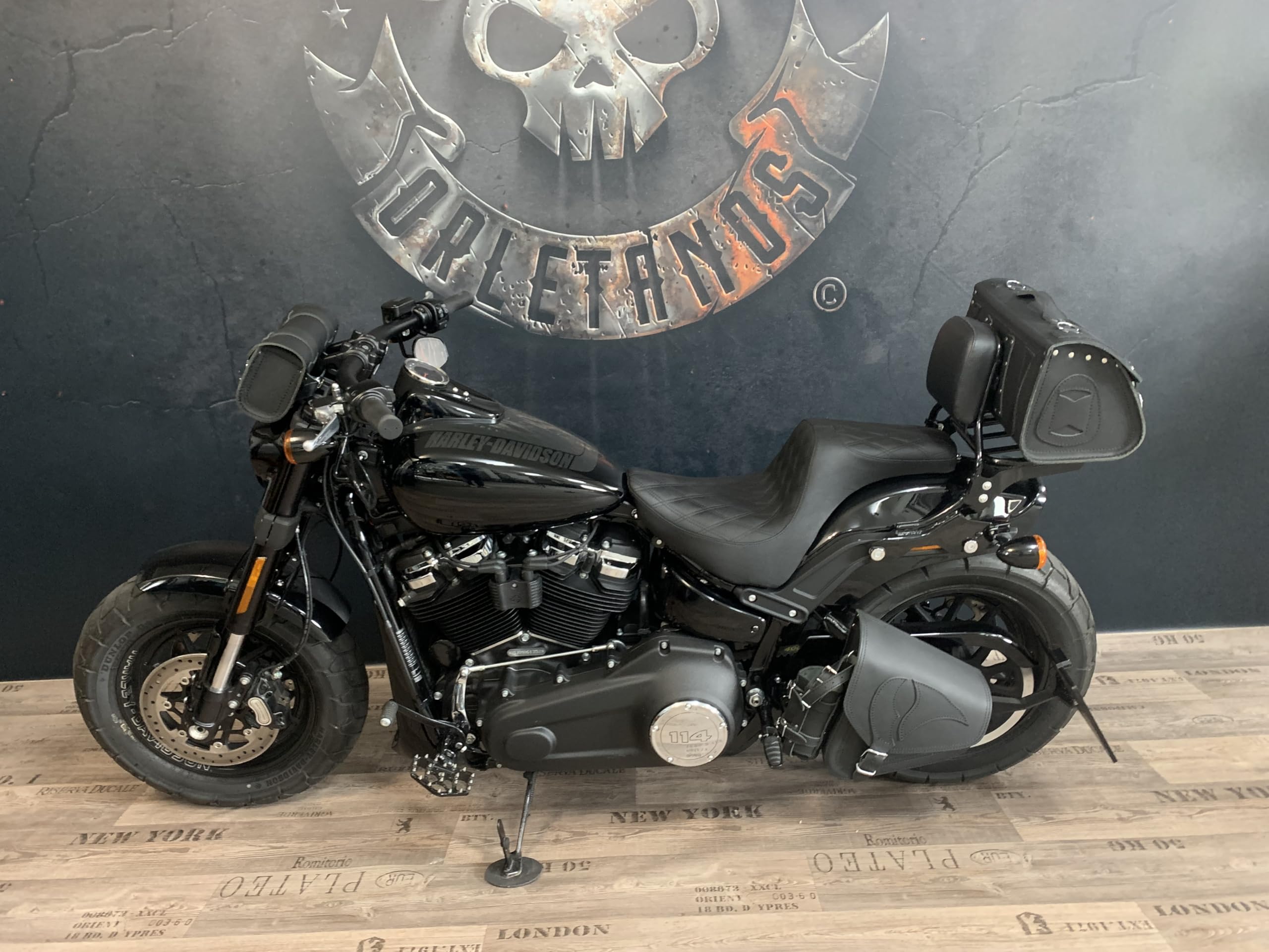 Devil Skull schwarz Gepäckkoffer kompatibel mit Harley Davidson XS Sissybar Koffer Rolle Roller Vespa Moped Motorrad HD Lederkoffer Gepäckträger Heckkoffer Chopper Custom schwarz