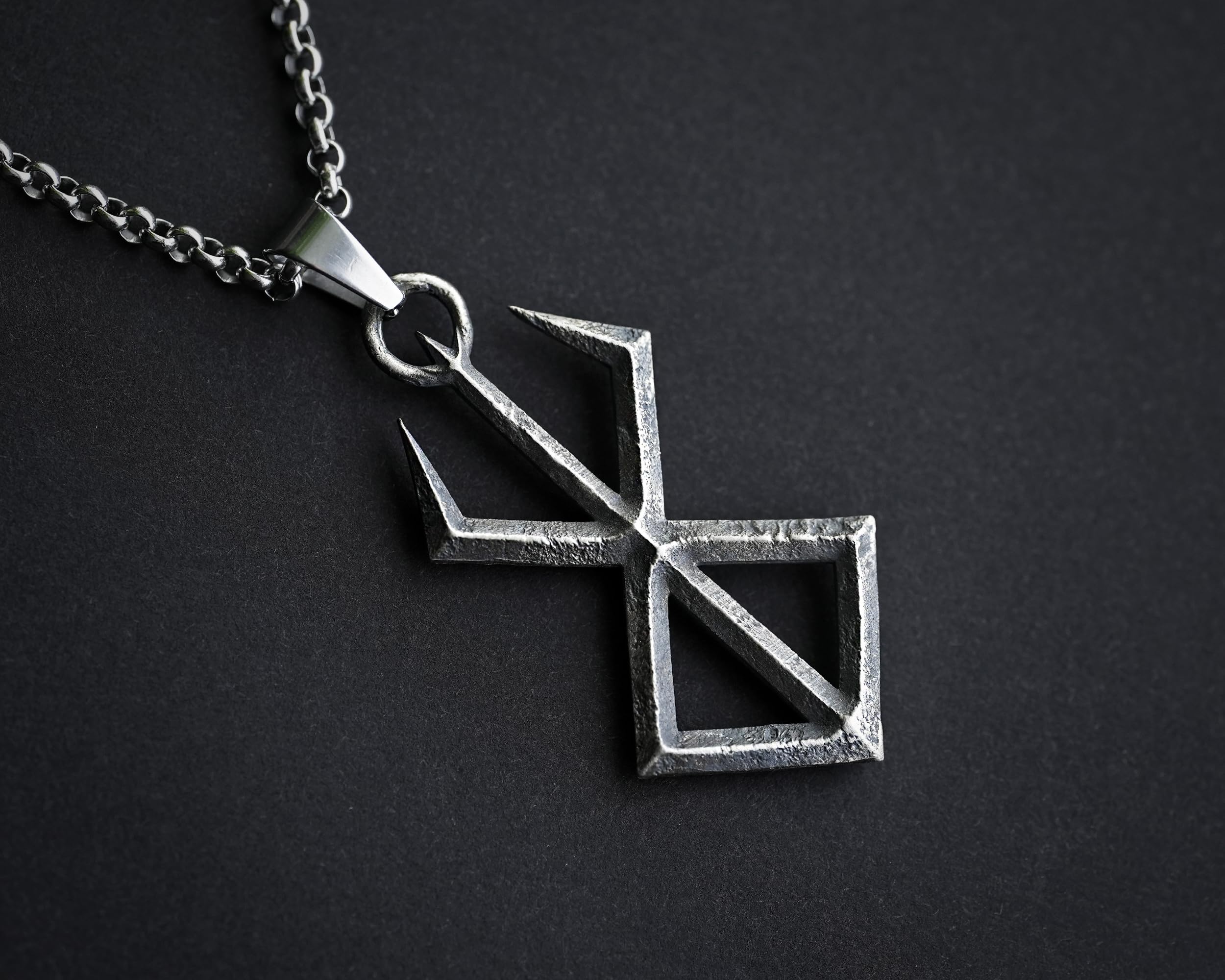 Baldur Jewelry Sonnenfinsternis-Runenkette aus Sterling Silber | Massiver 32-mm-Anhänger, in Europa handgefertigt, mit 56 cm langer Edelstahlkette für Dark Fantasy und Cosplay.