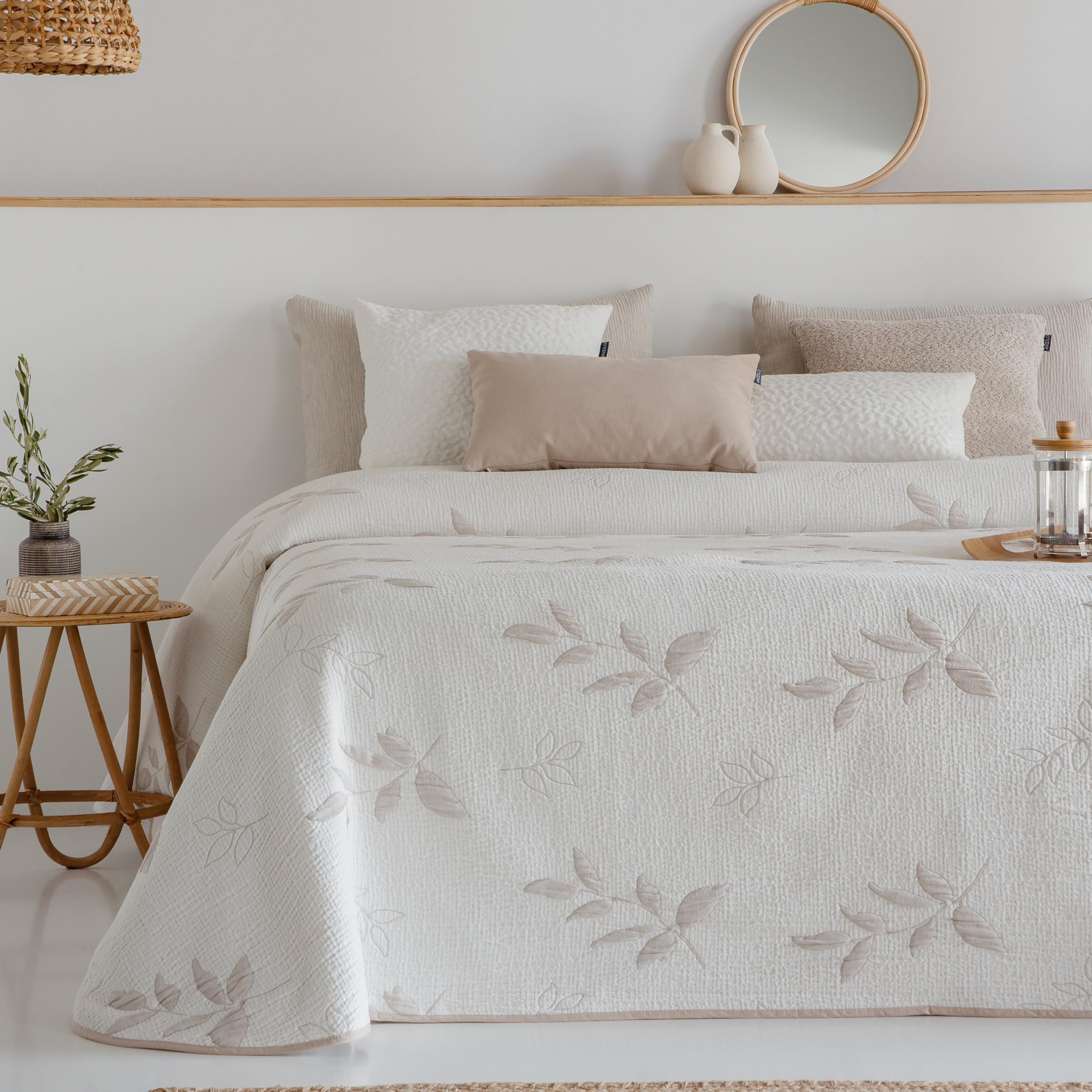Antilo - Colcha de Verano - Bouti Modelo Eliete - Color Beige - Cama de 150 cm - Medida 250x265cm