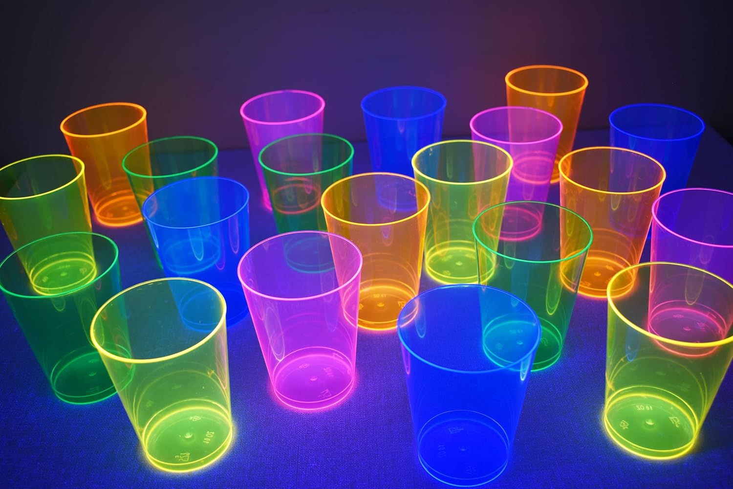 DIRECTGLOW LLC 100ct Blacklight Reactive 10oz Party Cups + 5 Blacklight Balloons (Neon Assorted)