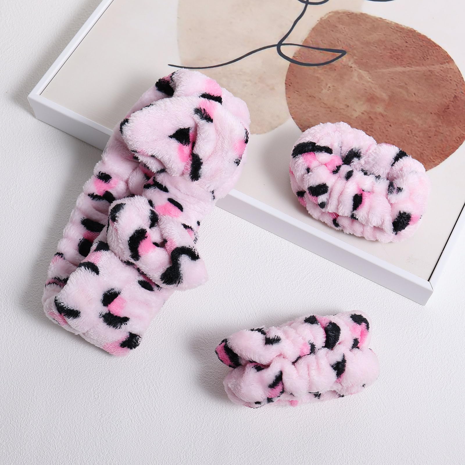 Amazon.com : Miroksh Pink Leopard Print Plush Wash Face  display picture 3