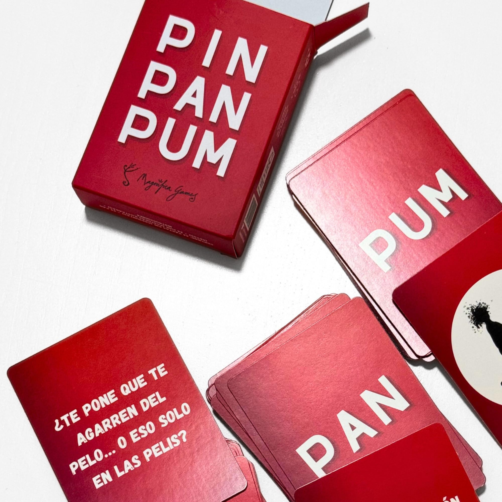 PIN PAN PUM - El Juego para Parejas que Despierta la Conexión y el Deseo - Cartas Divertidas de Preguntas, Retos y Más - Regalo Original para Parejas - Aniversario y San Valentín - Hombre y Mujer