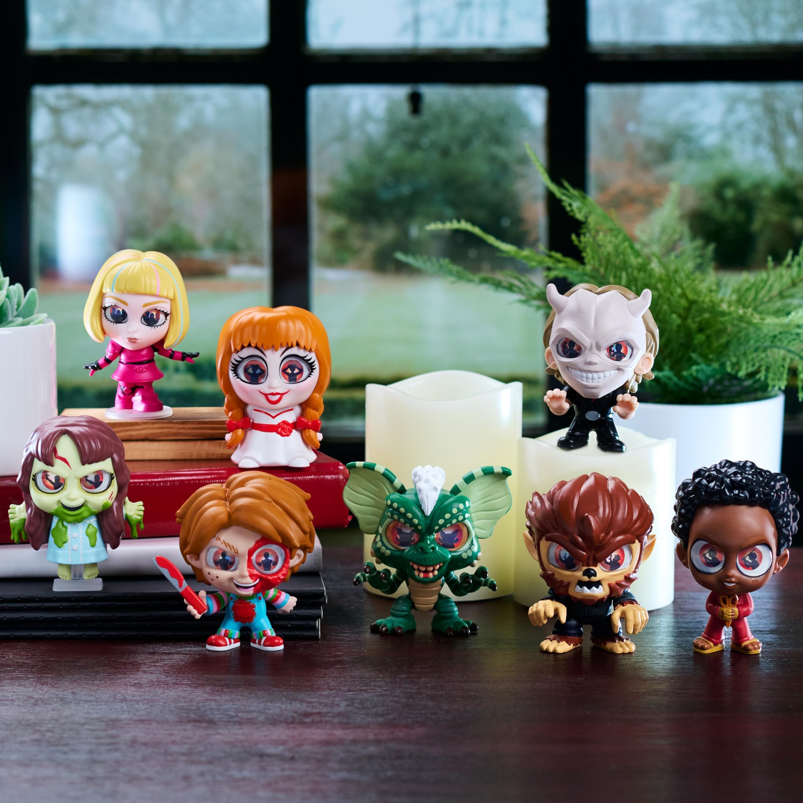 Just Play Tiny Nightmares Sammelfiguren Überraschungsbox – Wave 1, 7,6 cm große Mystery-Horrorfilm-Figur, Kultstars wie Michael Myers, M3GAN, Pennywise und mehr, ab 17 Jahren (Packung mit 5)