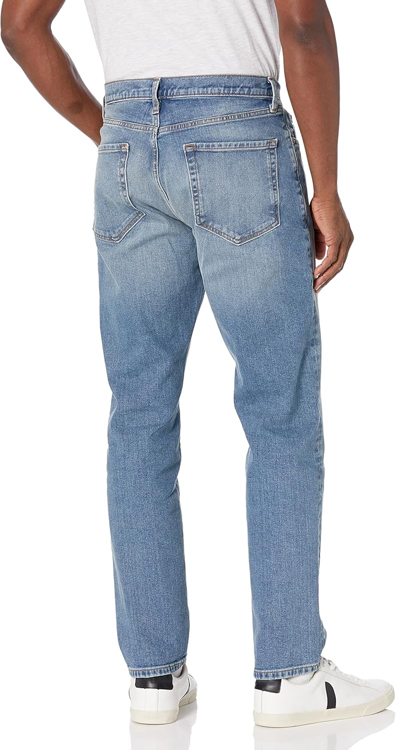 Amazon Essentials Men's Athletic-Fit Stretch Jean 29W x 28L Light Wash